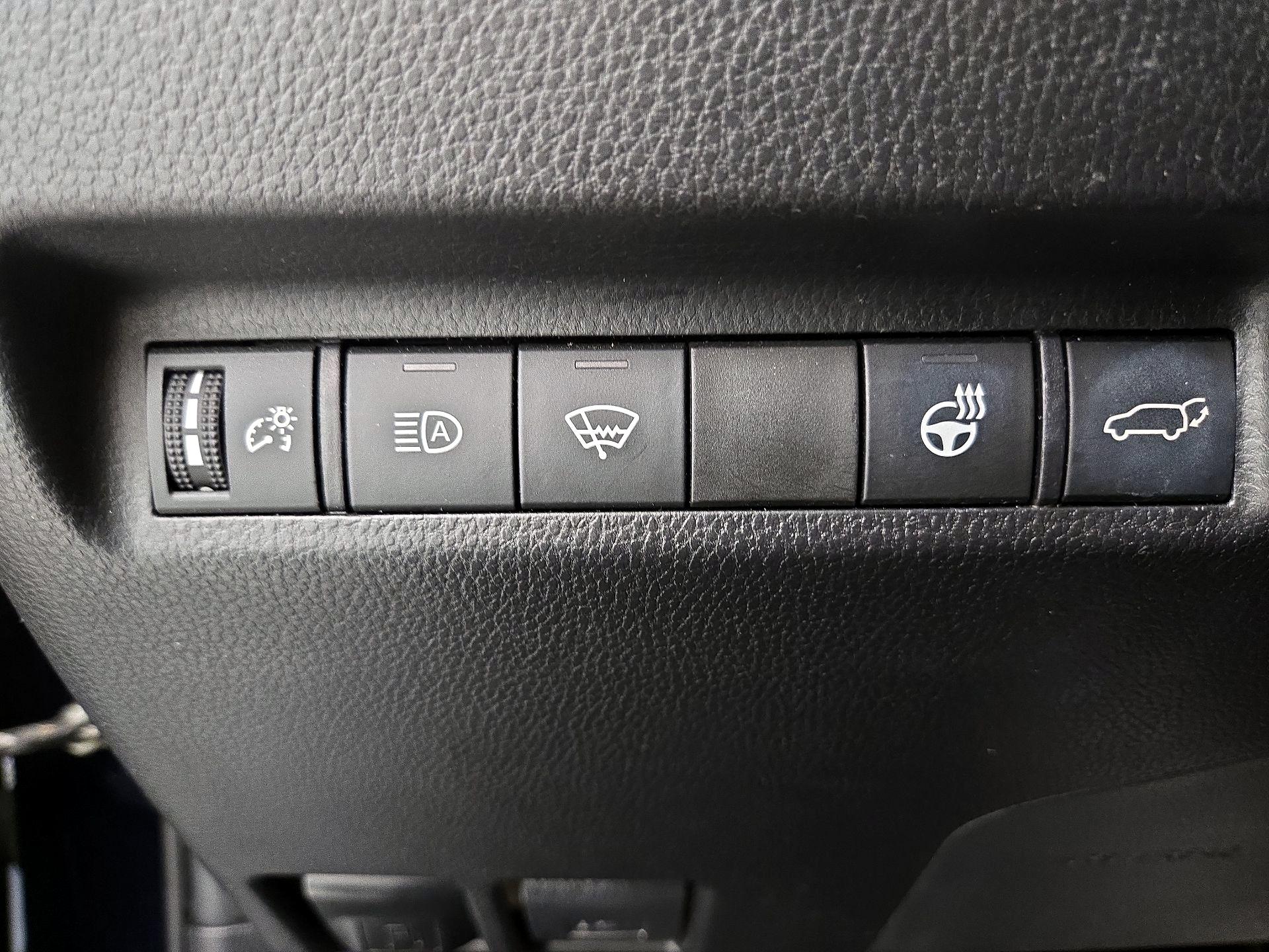 Thumbnail: 2021 Toyota RAV4 - 13