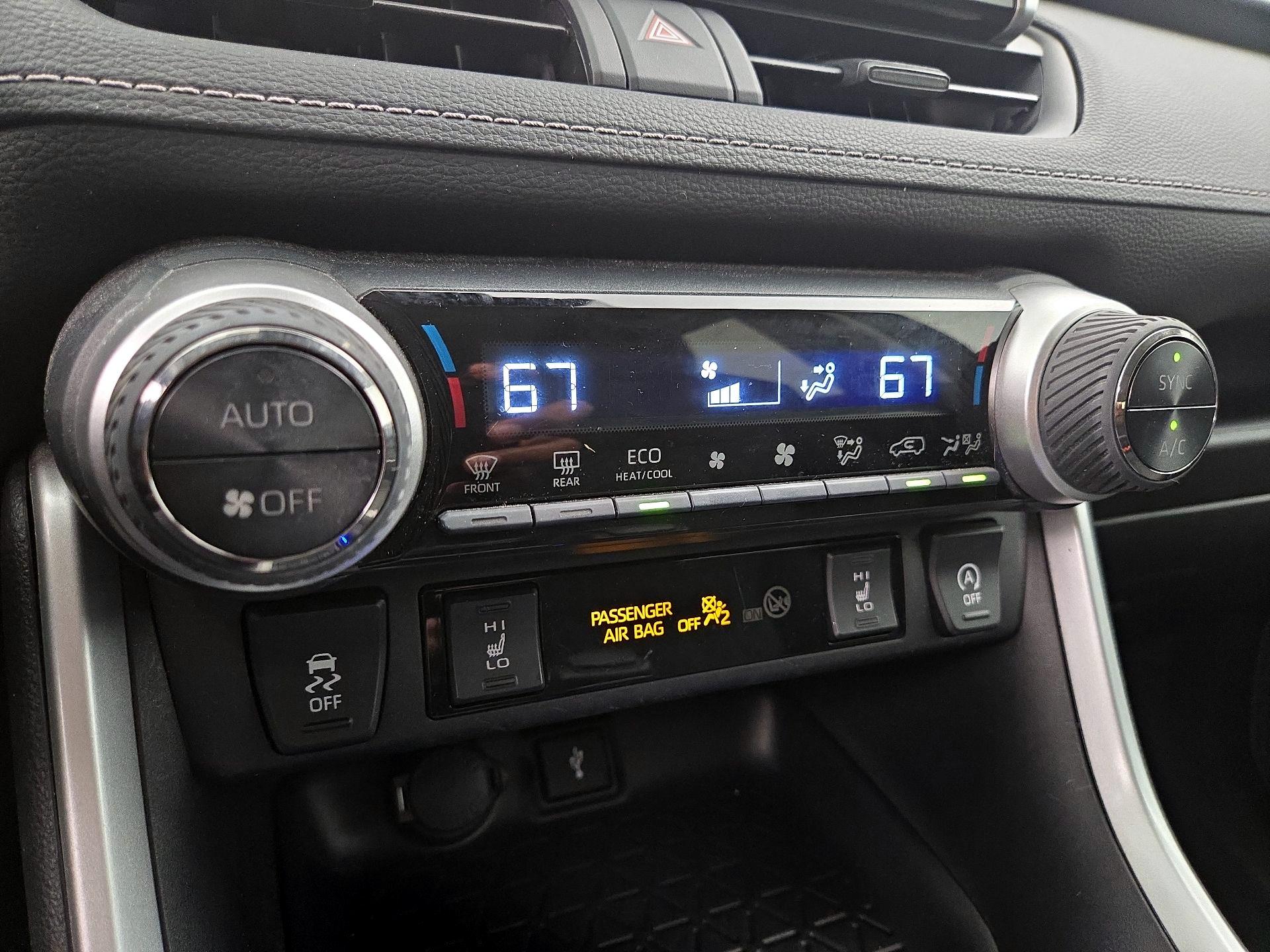 Thumbnail: 2021 Toyota RAV4 - 16