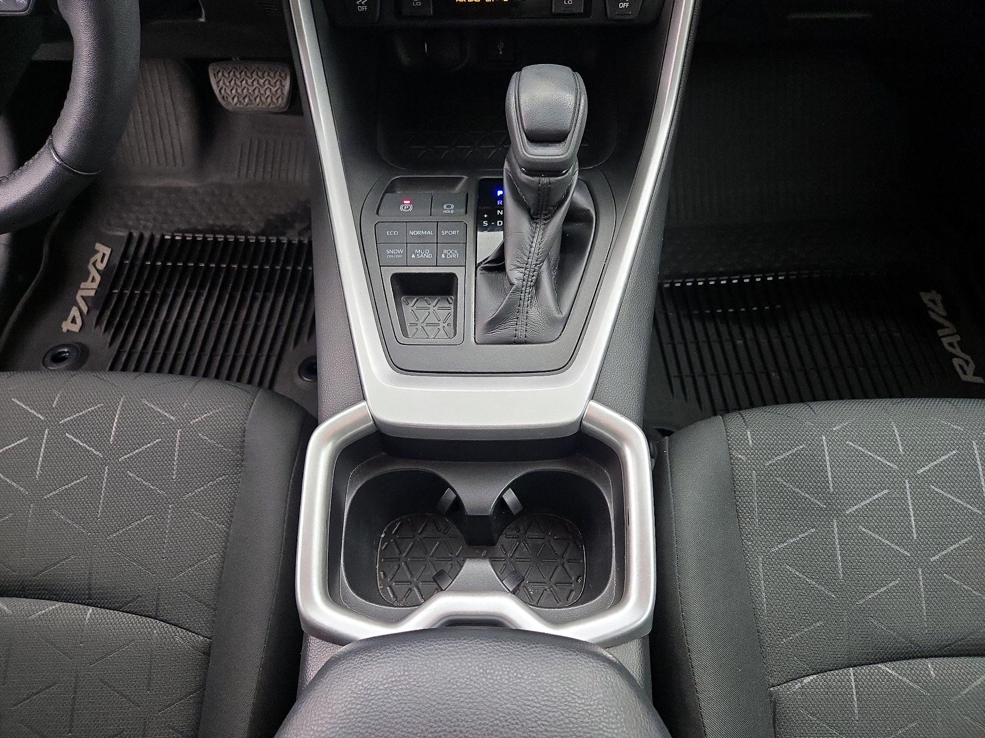 Thumbnail: 2021 Toyota RAV4 - 17