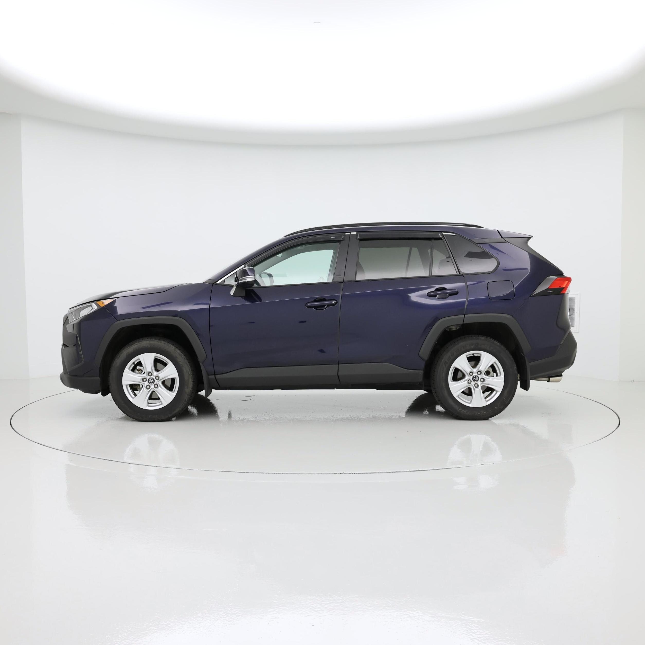 Thumbnail: 2021 Toyota RAV4 - 3