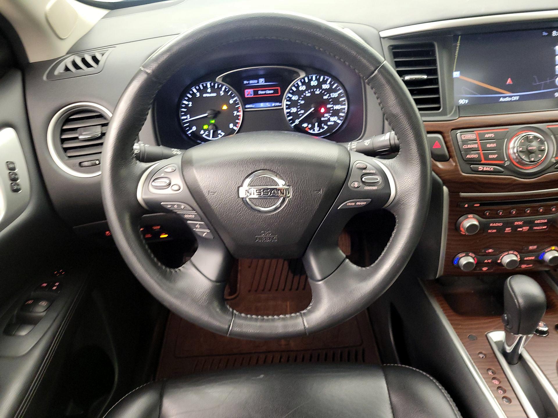 Thumbnail: 2017 Nissan Pathfinder - 10