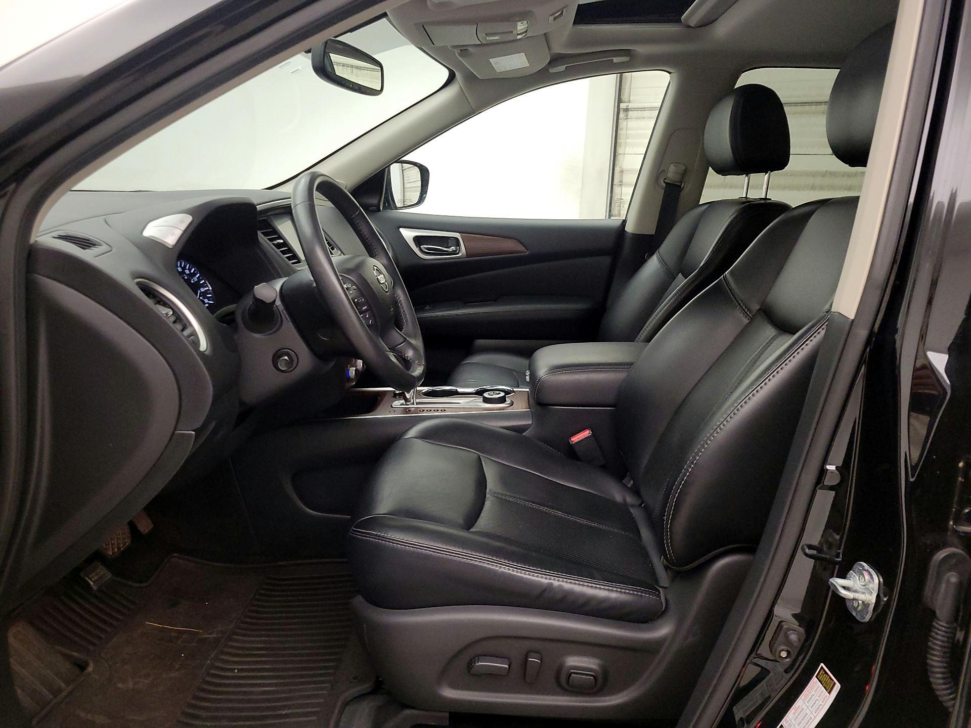 Thumbnail: 2017 Nissan Pathfinder - 11