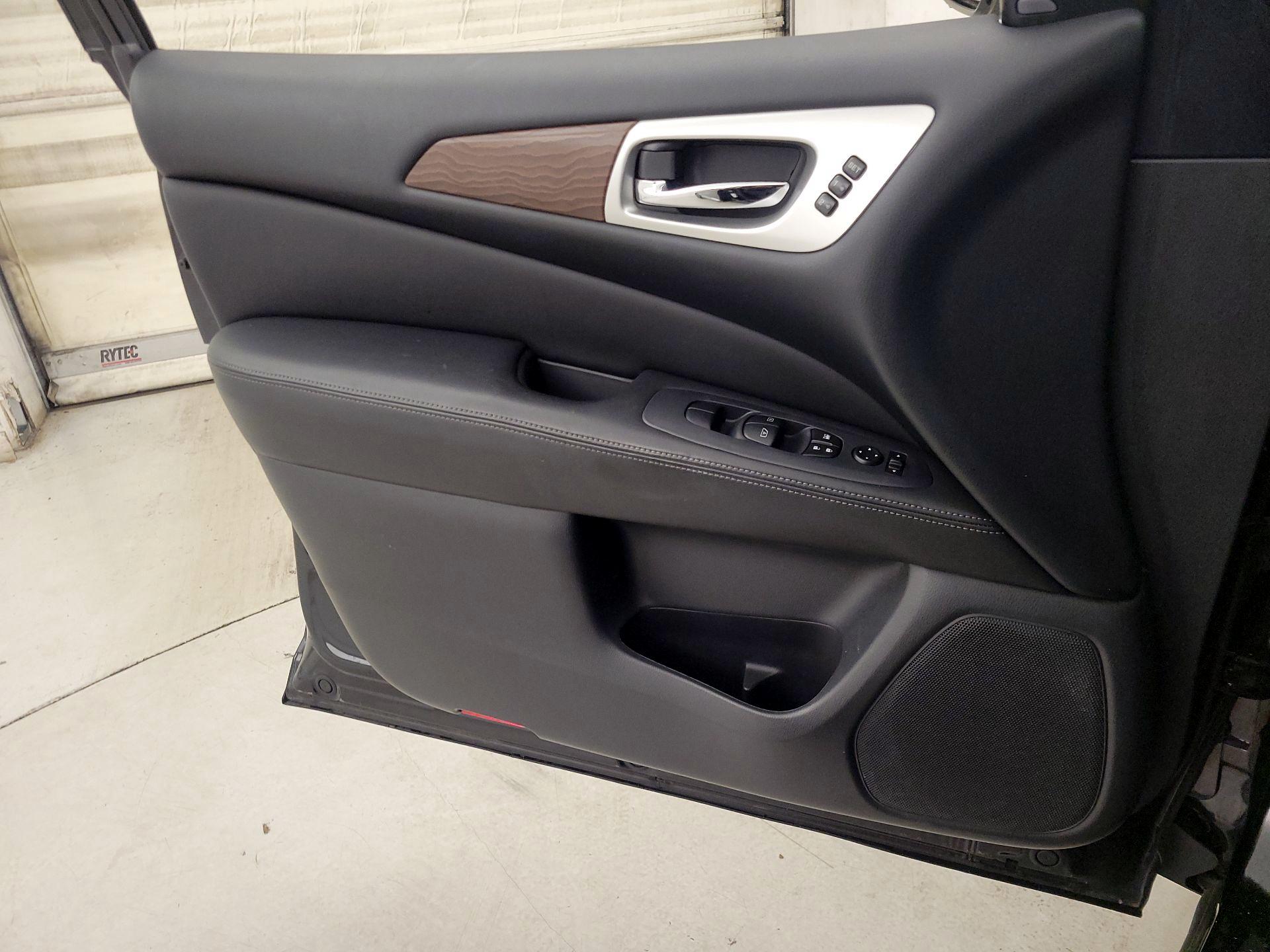 Thumbnail: 2017 Nissan Pathfinder - 12