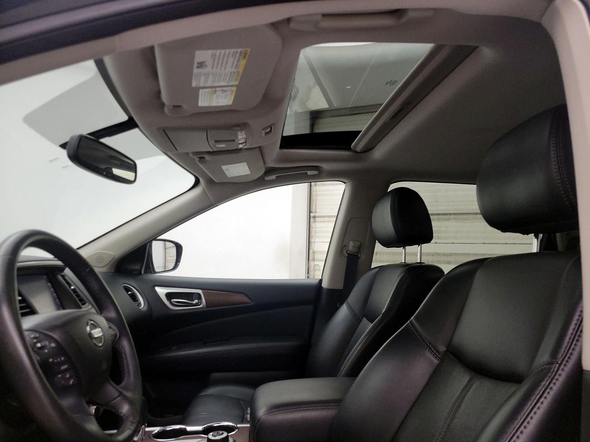 Thumbnail: 2017 Nissan Pathfinder - 19