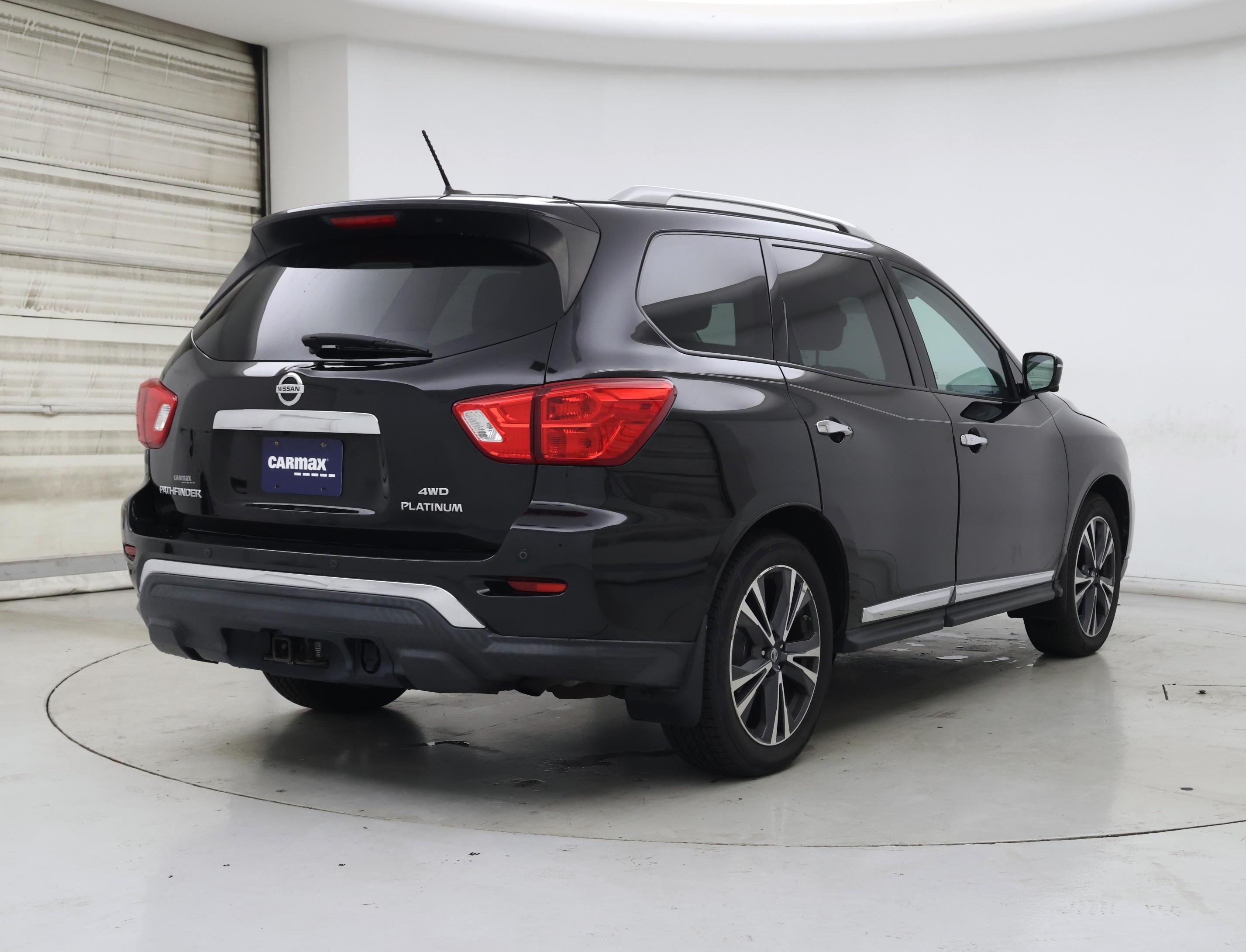 Thumbnail: 2017 Nissan Pathfinder - 8