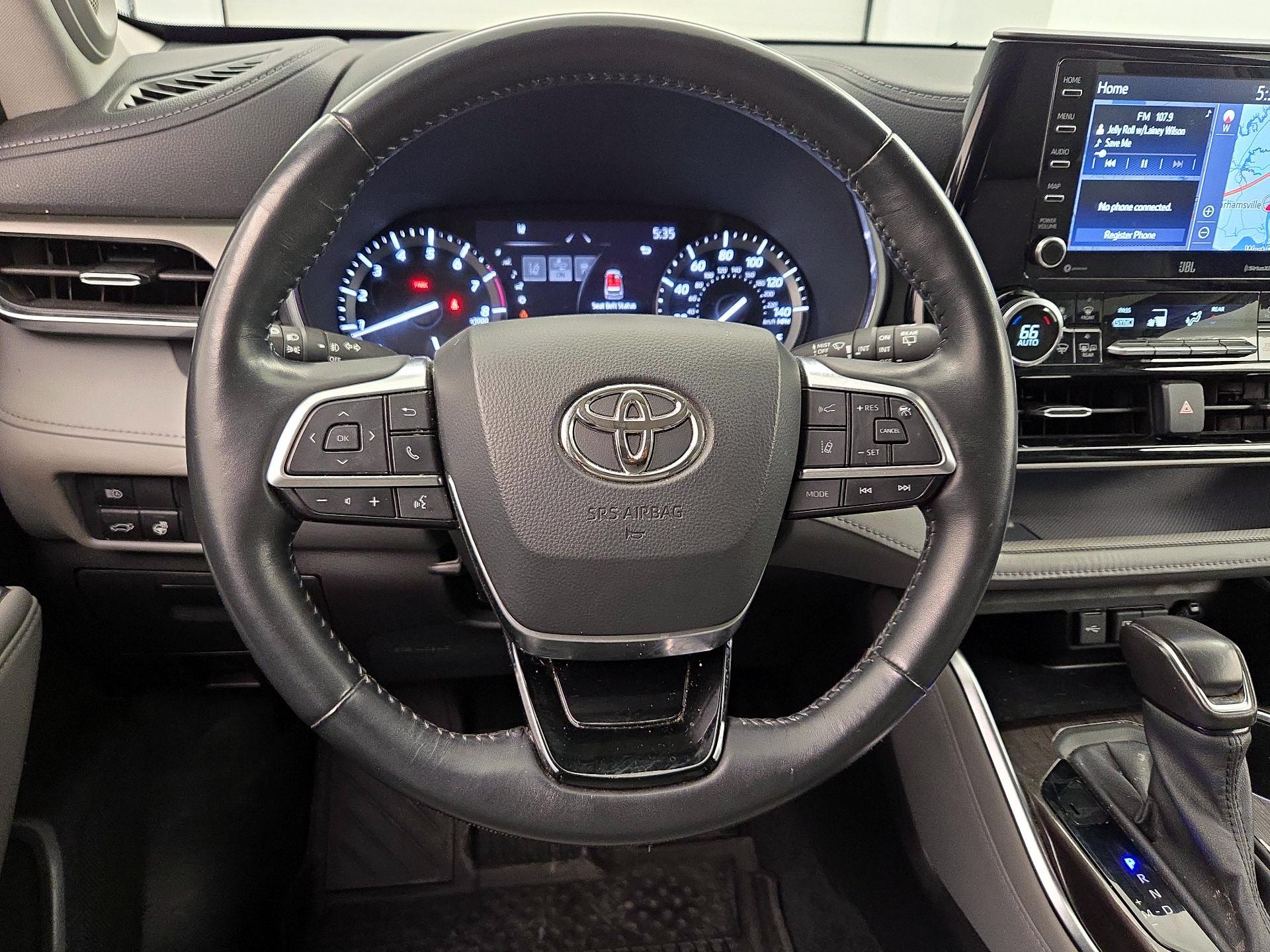 Thumbnail: 2021 Toyota Highlander - 10