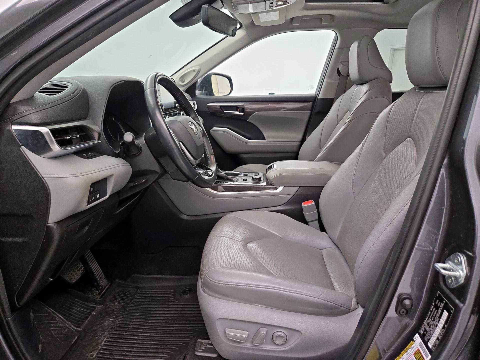 Thumbnail: 2021 Toyota Highlander - 11