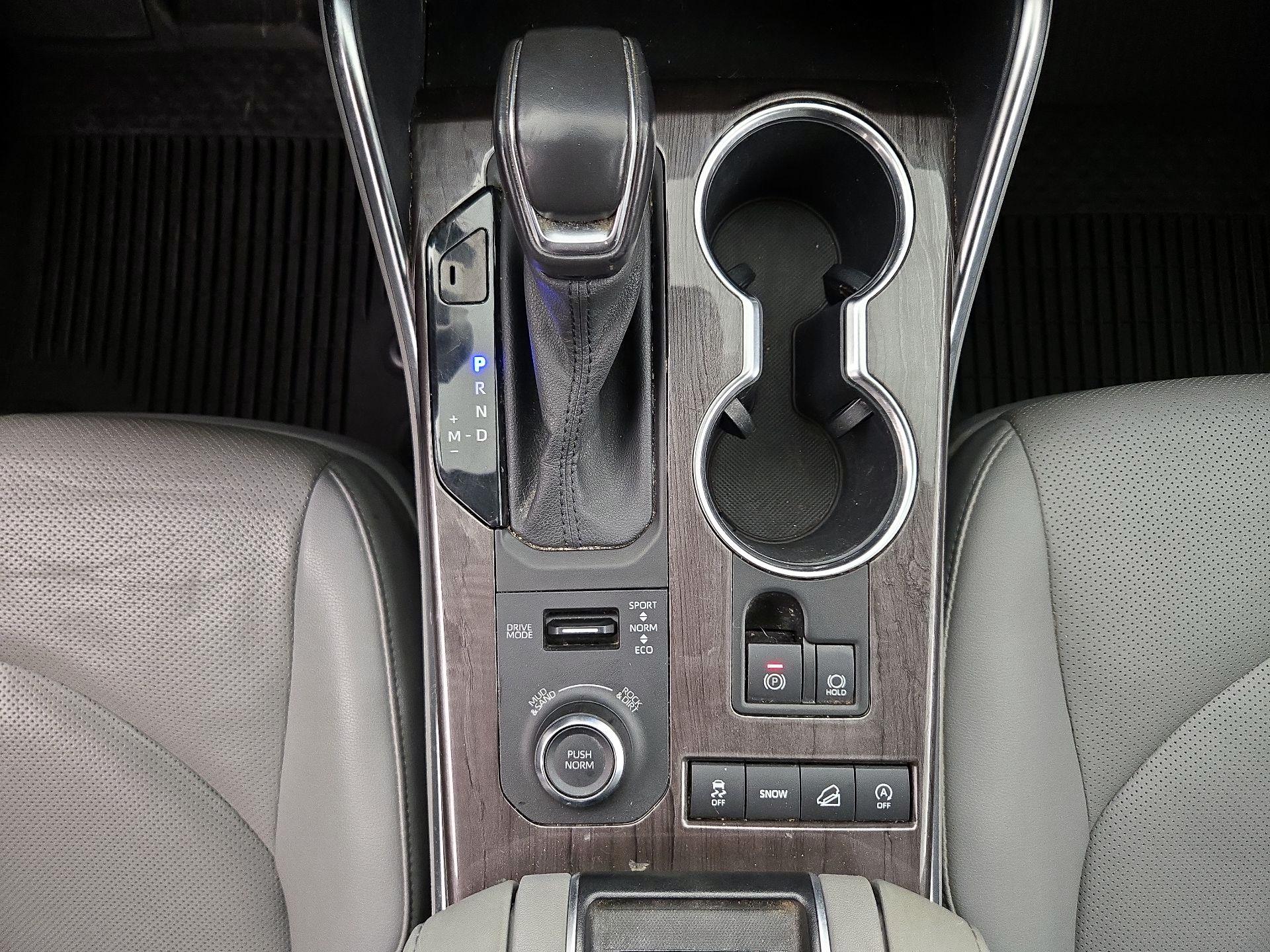 Thumbnail: 2021 Toyota Highlander - 18