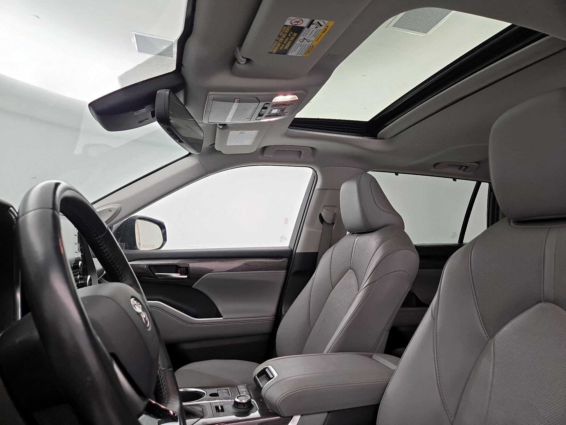 Thumbnail: 2021 Toyota Highlander - 20