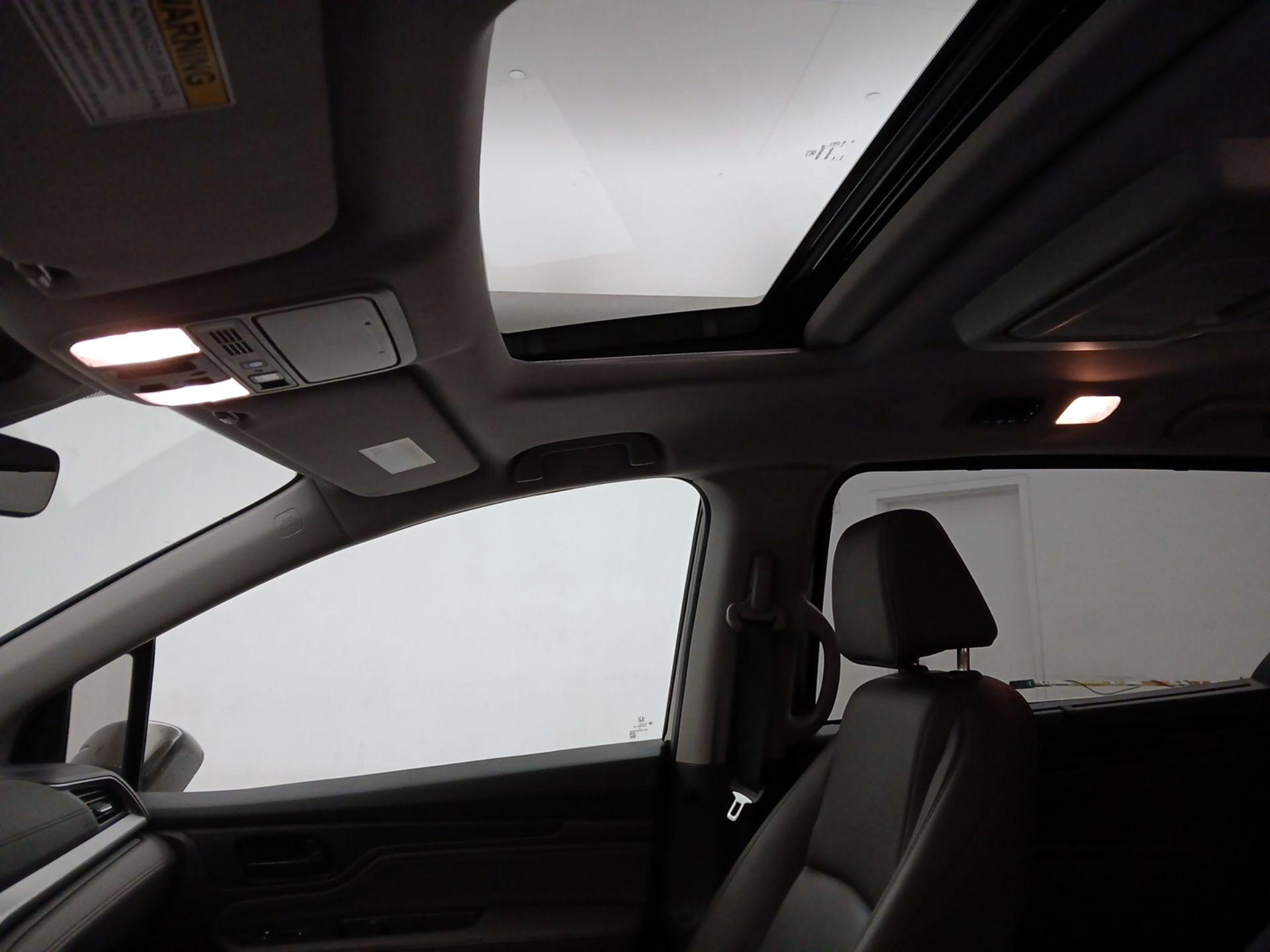 Thumbnail: 2019 Honda Odyssey - 18
