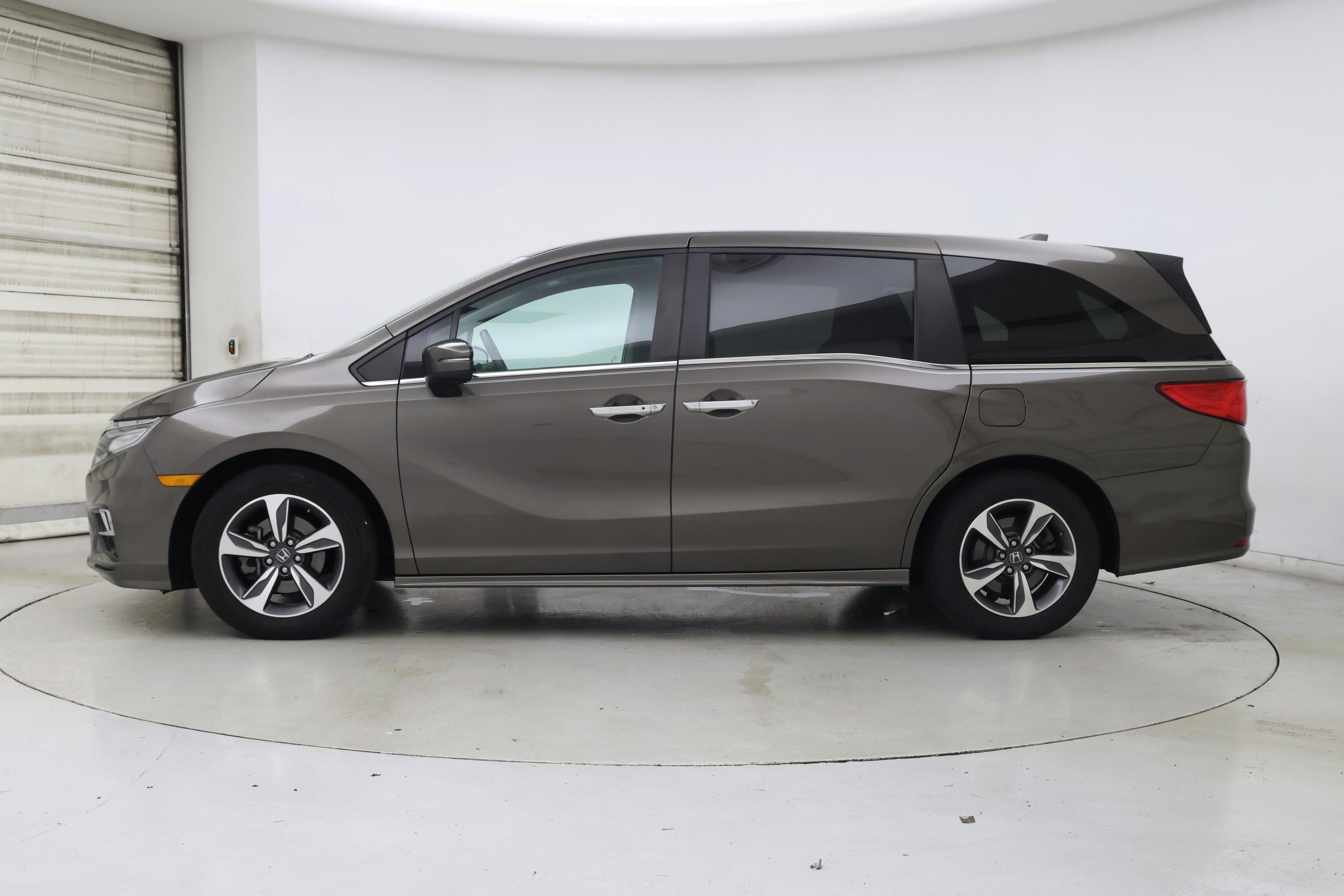 Thumbnail: 2019 Honda Odyssey - 3
