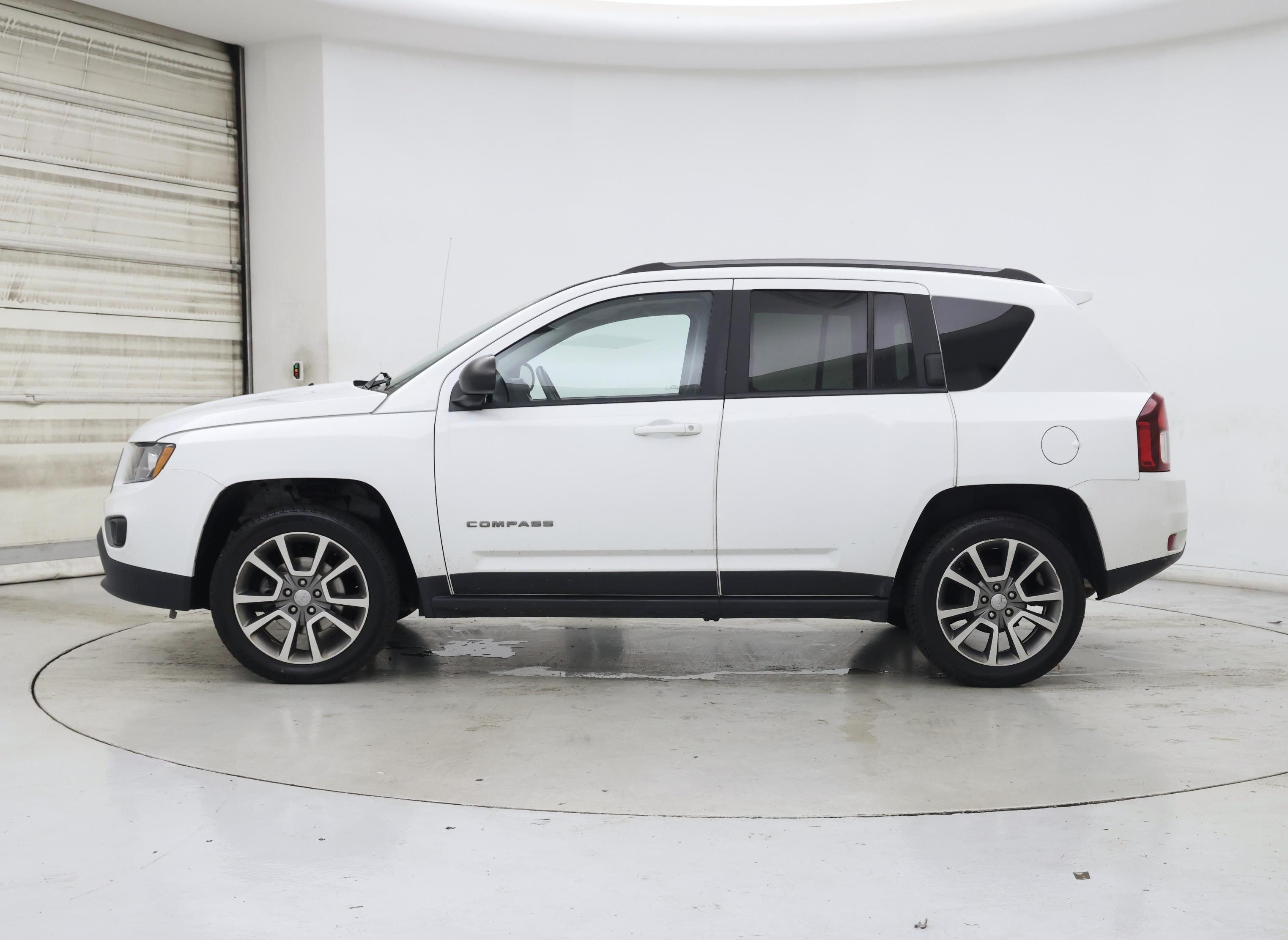 Thumbnail: 2017 Jeep Compass - 3