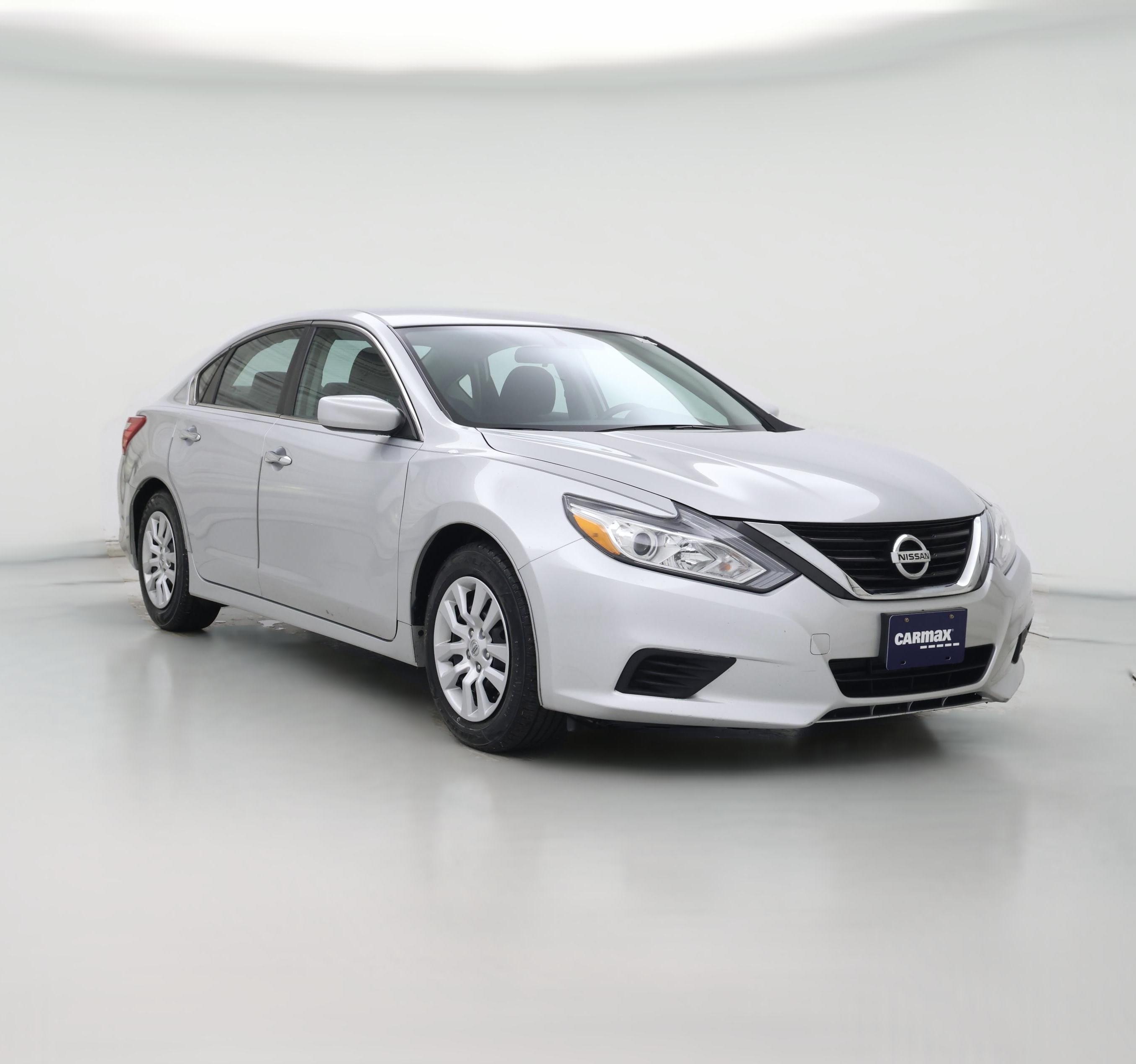 Thumbnail: 2017 Nissan Altima - 1