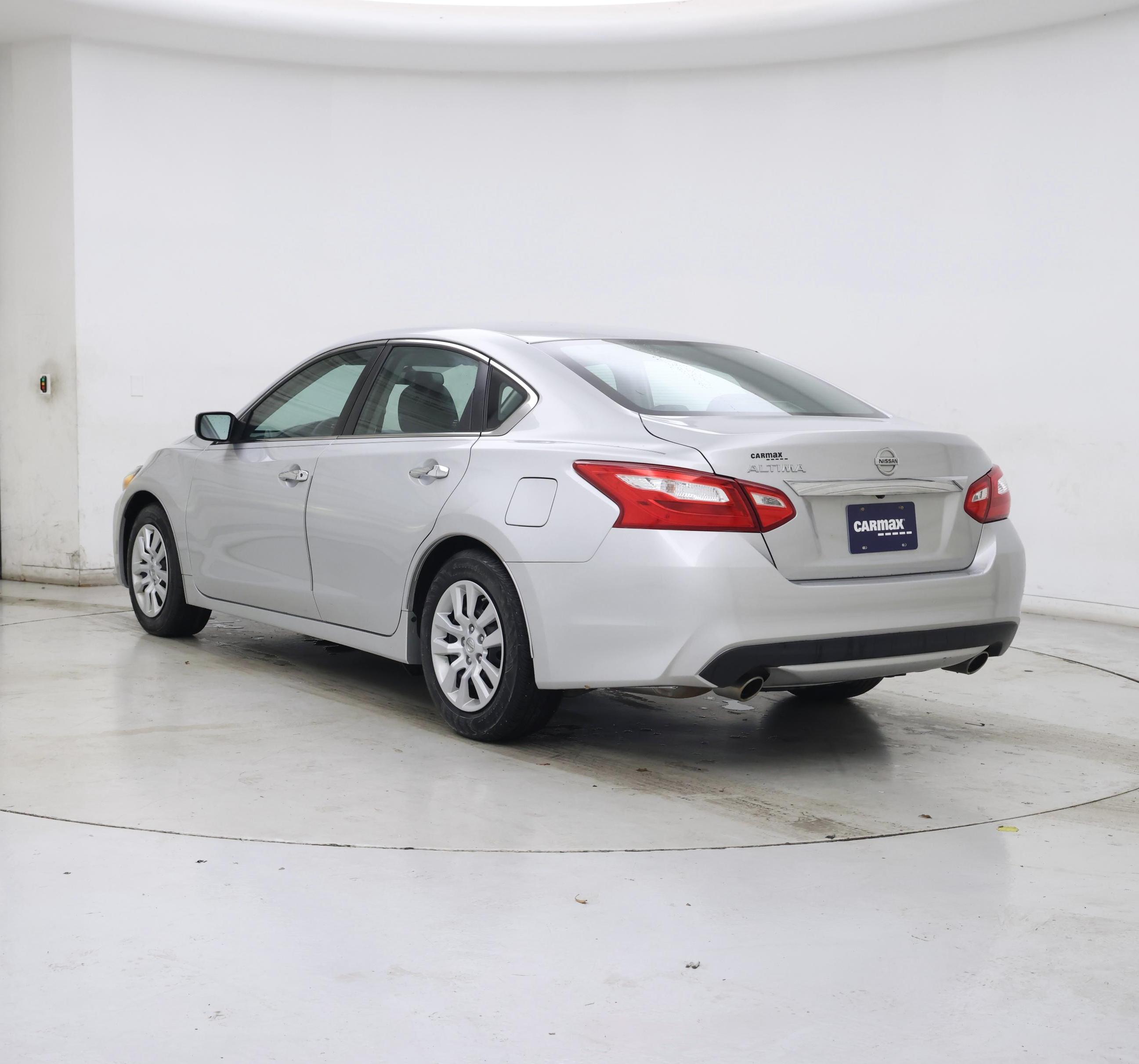 Thumbnail: 2017 Nissan Altima - 2