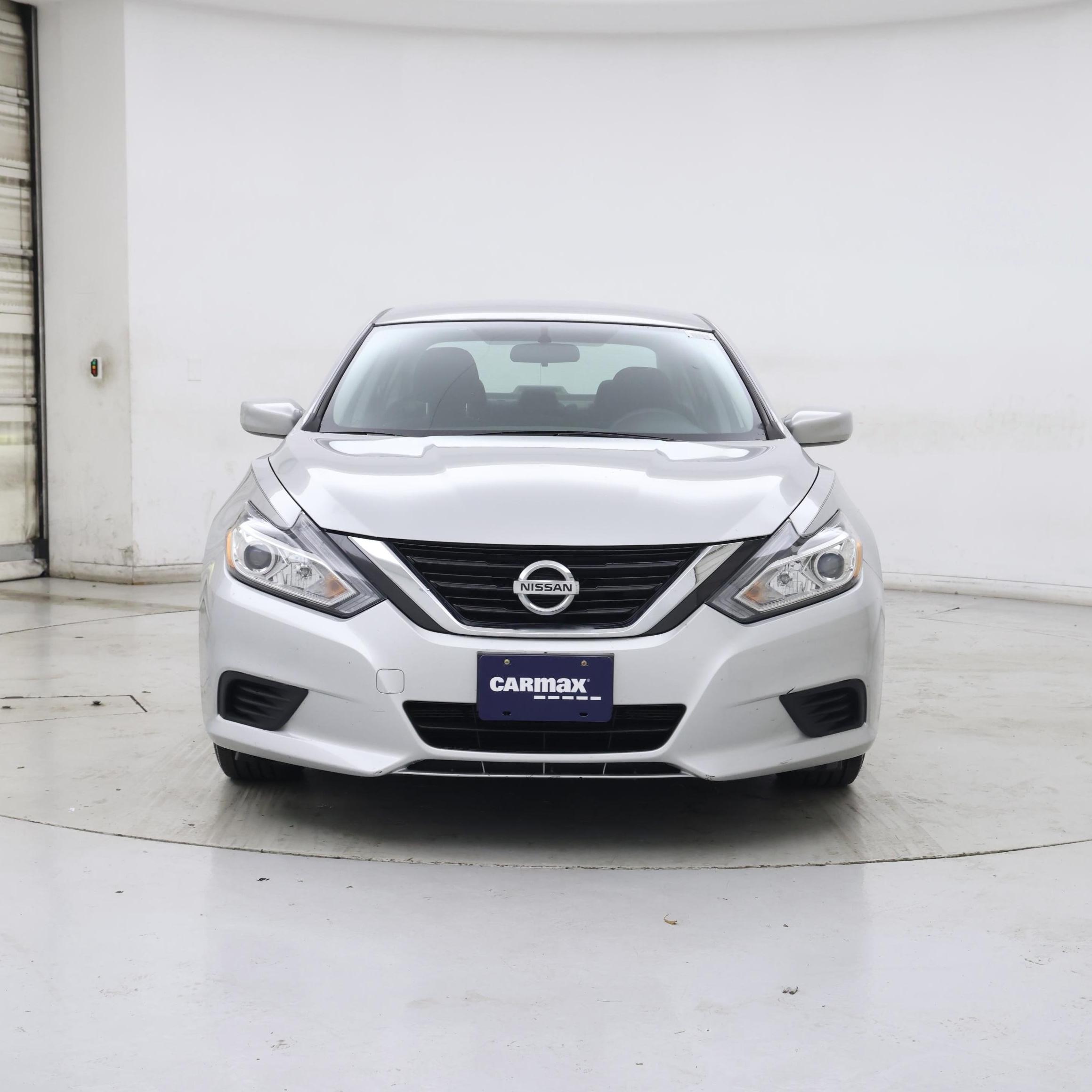 Thumbnail: 2017 Nissan Altima - 5