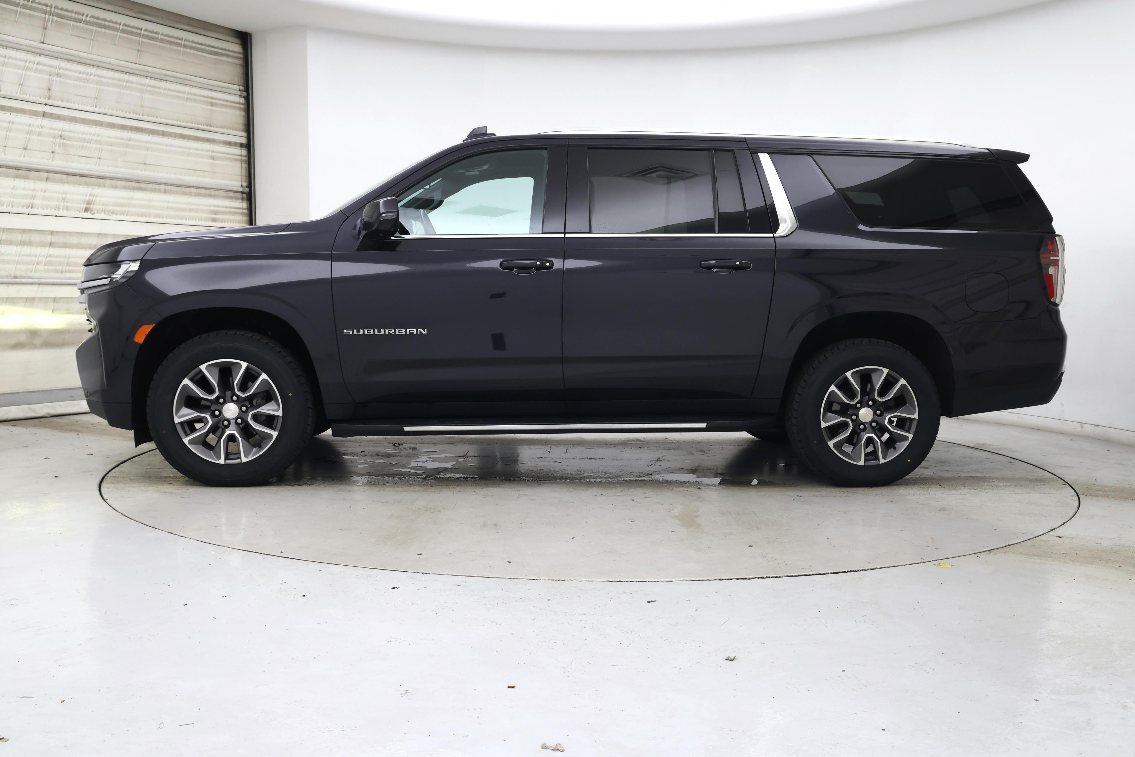 Thumbnail: 2022 Chevrolet Suburban - 3