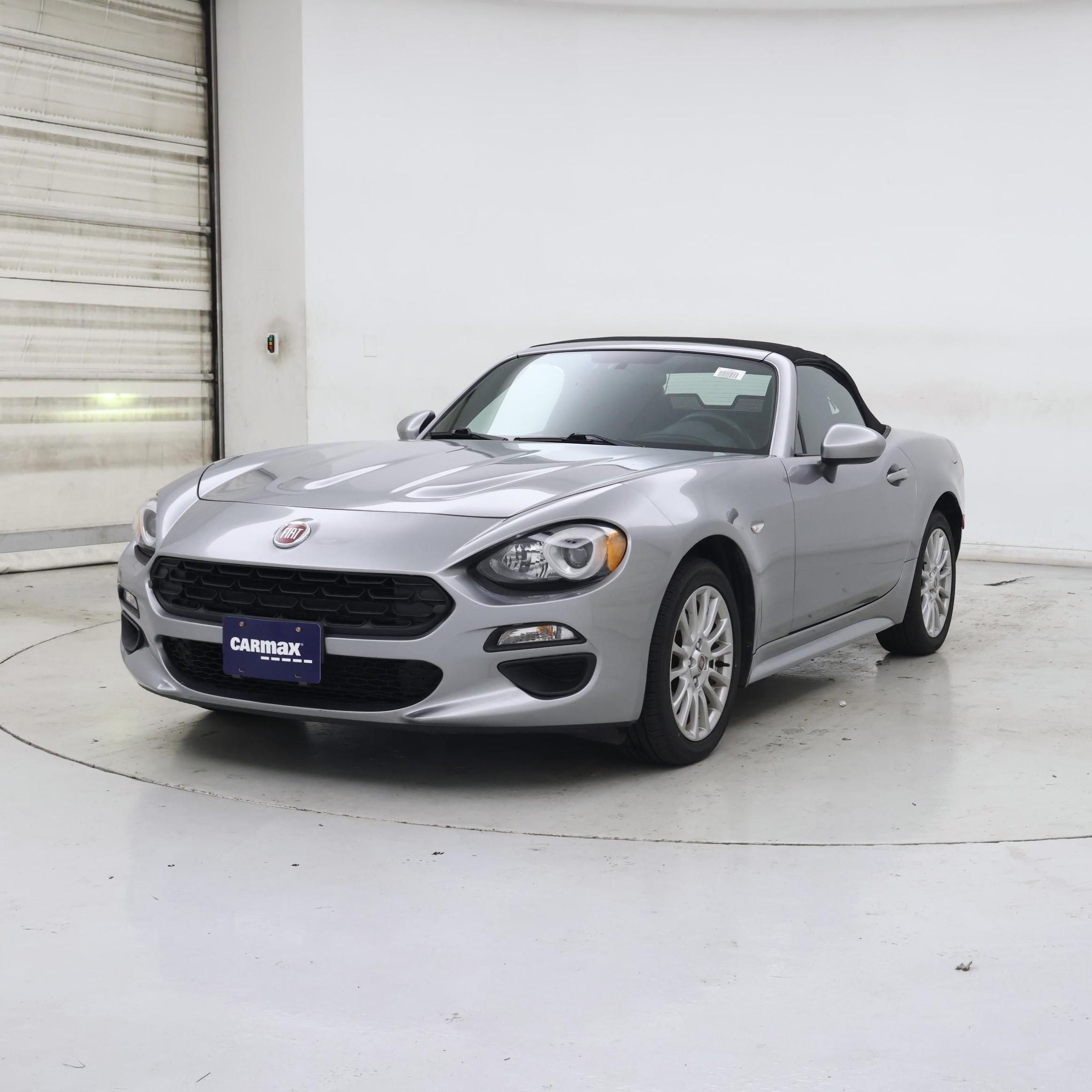 Thumbnail: 2017 Fiat 124 Spider - 4
