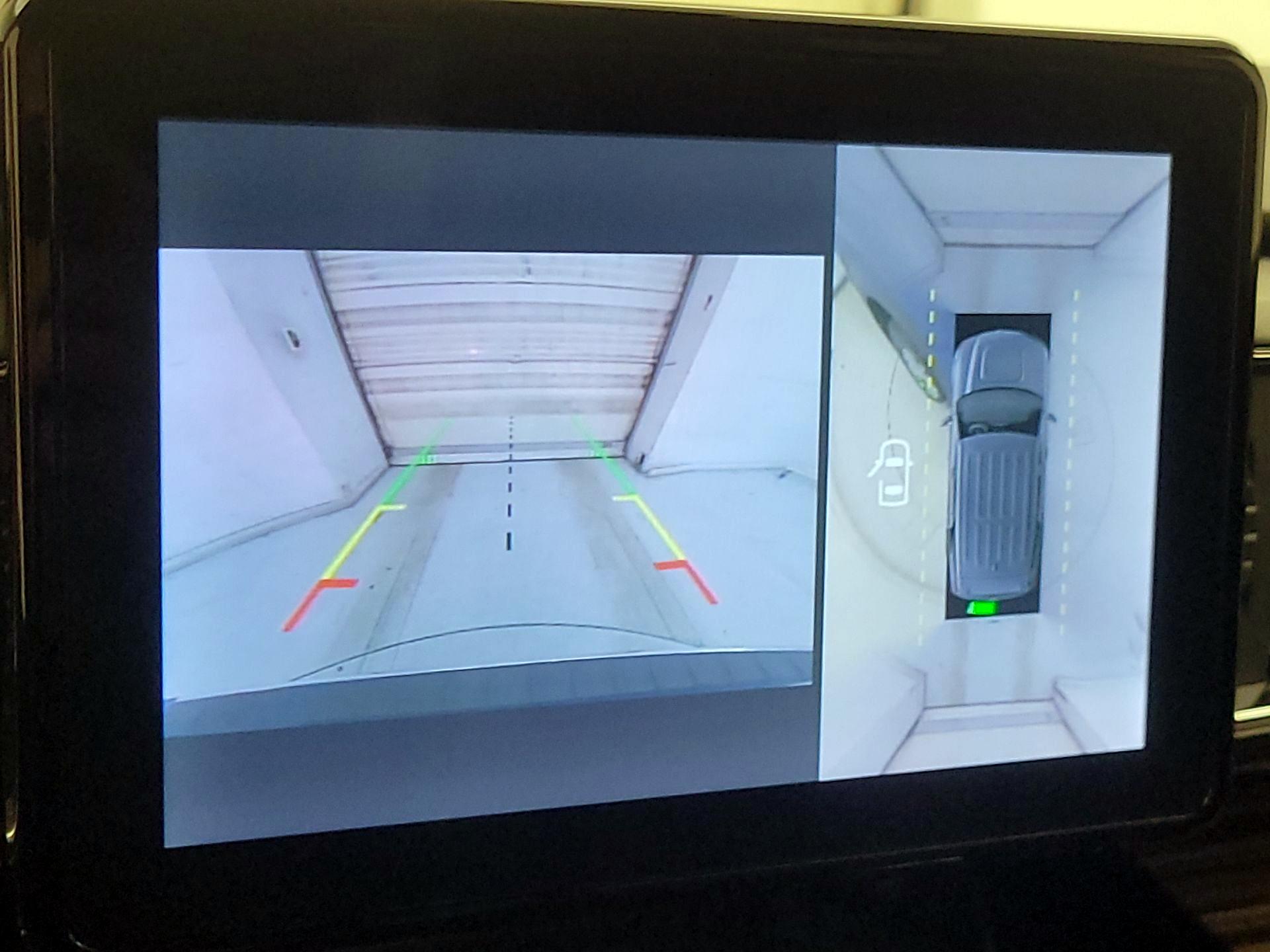 Thumbnail: 2021 Ford Explorer - 14