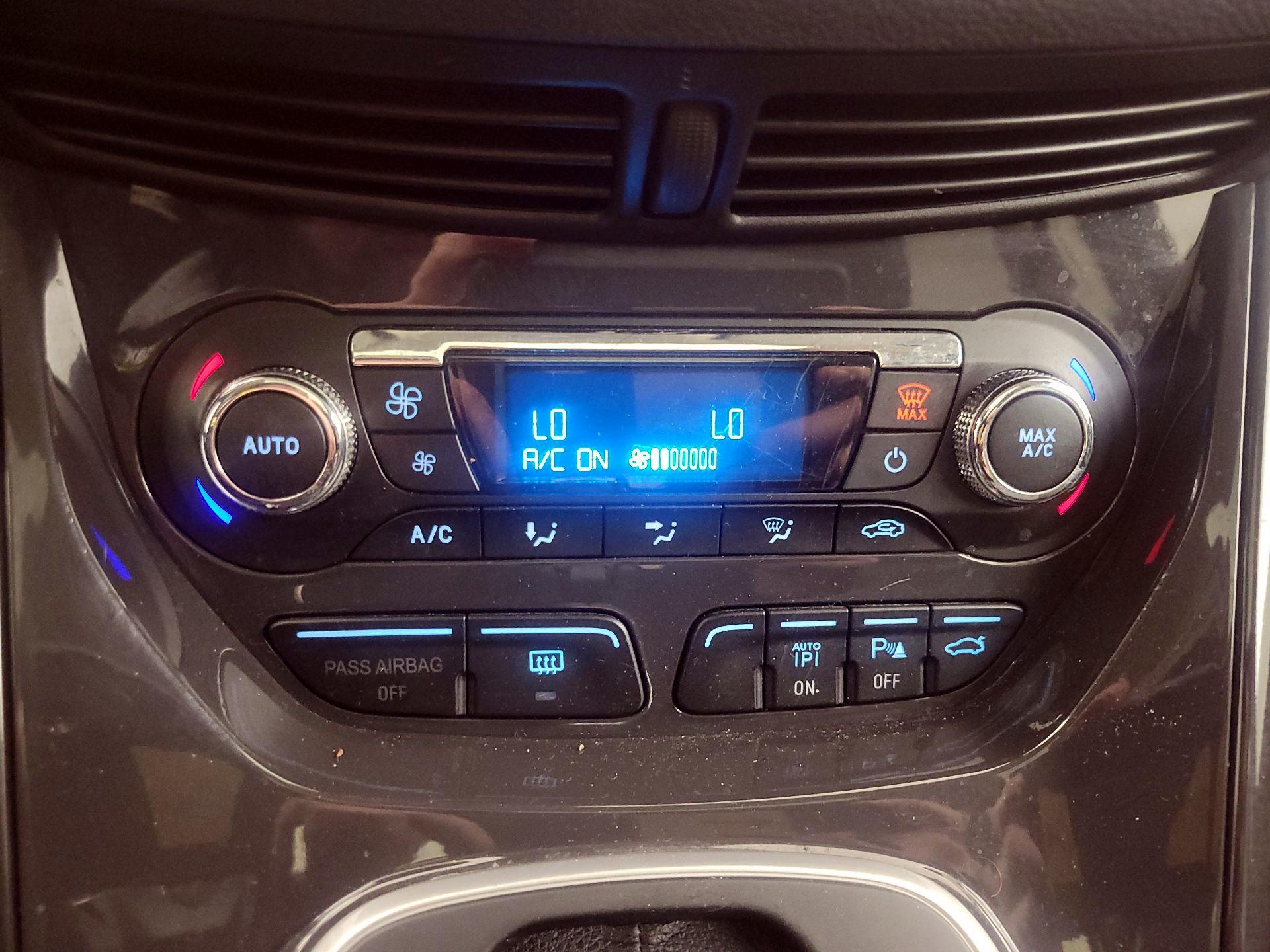 Thumbnail: 2014 Ford Escape - 16