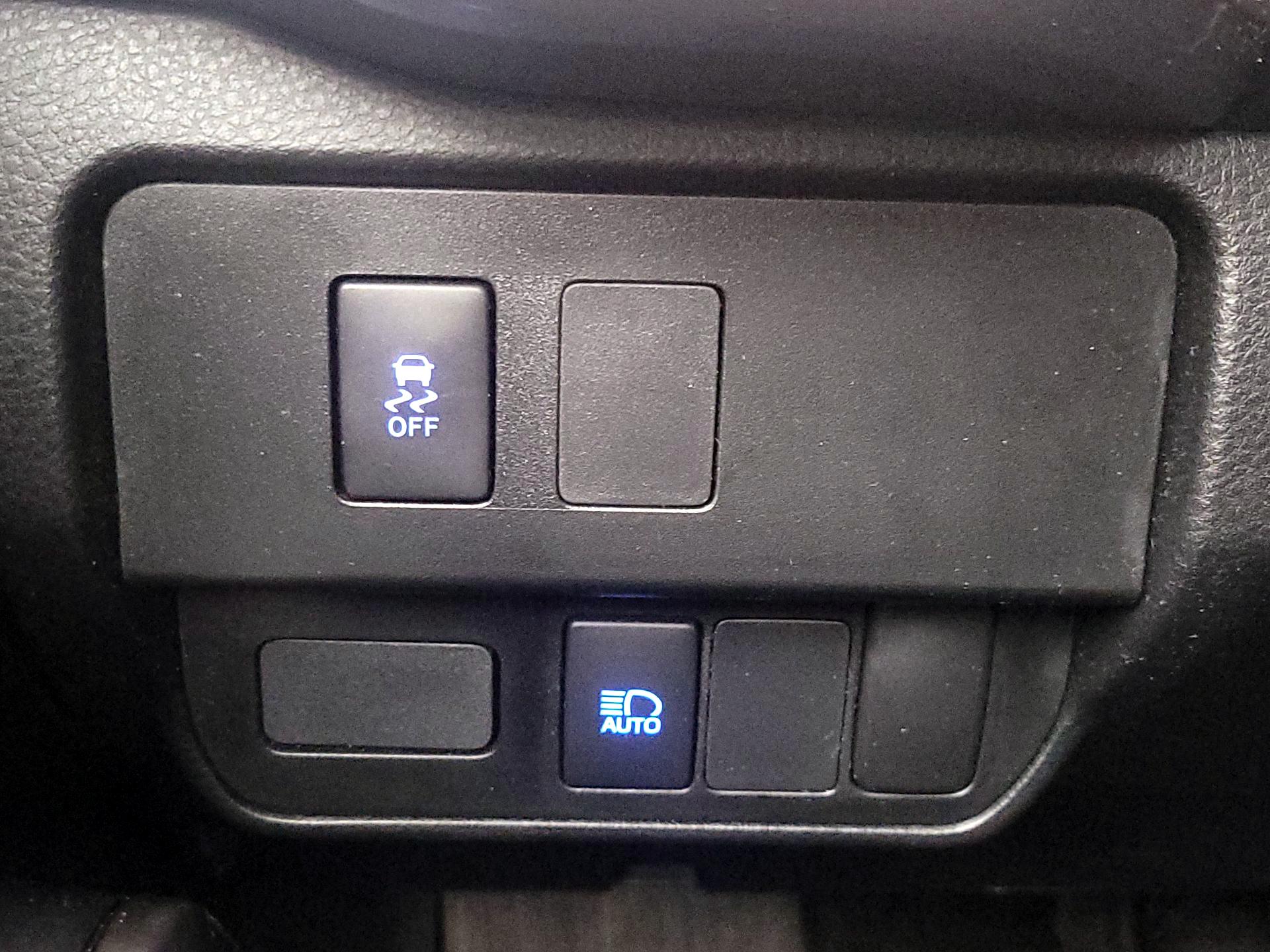 Thumbnail: 2022 Toyota Tacoma - 13