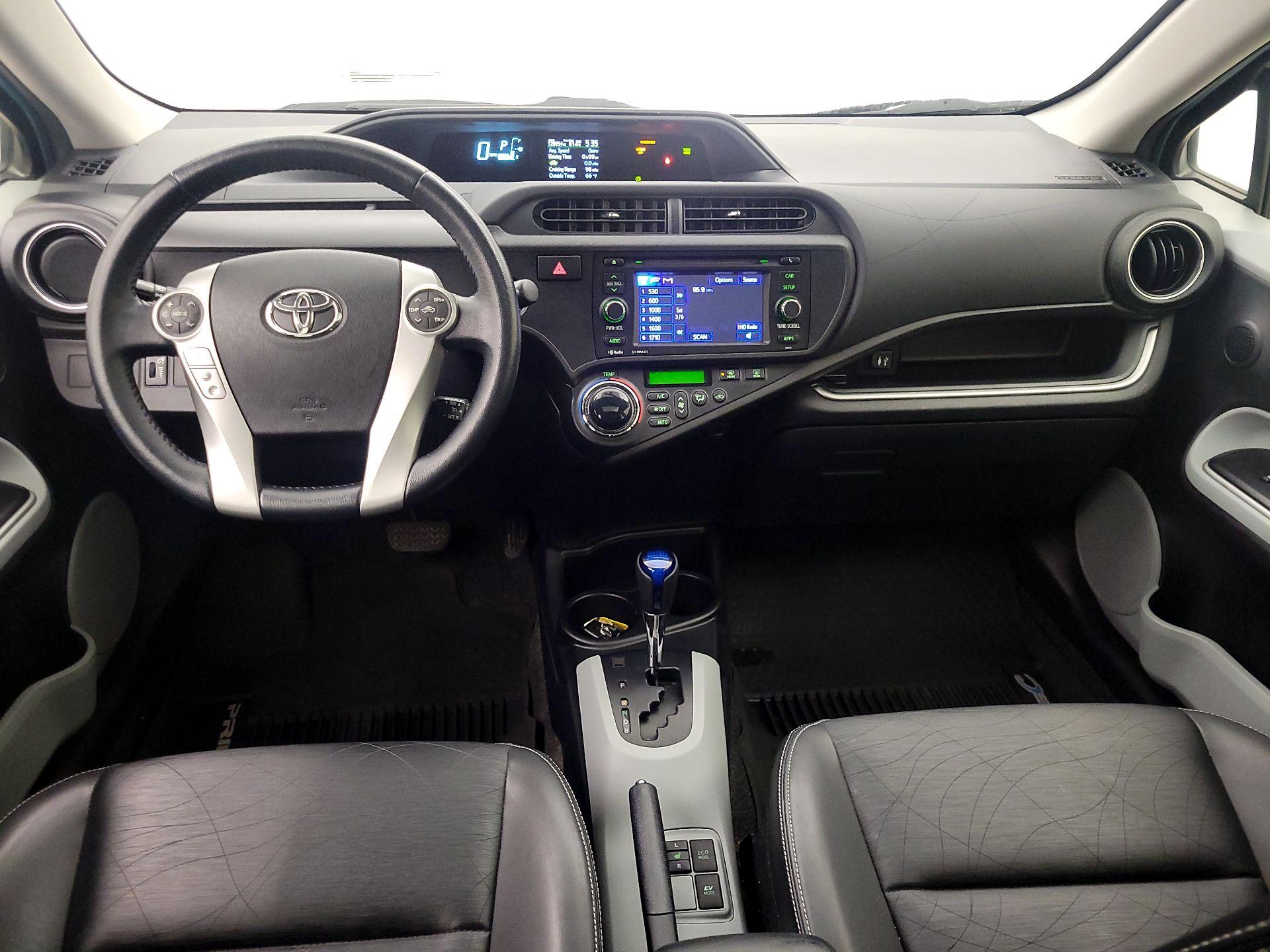 Thumbnail: 2014 Toyota Prius c - 9