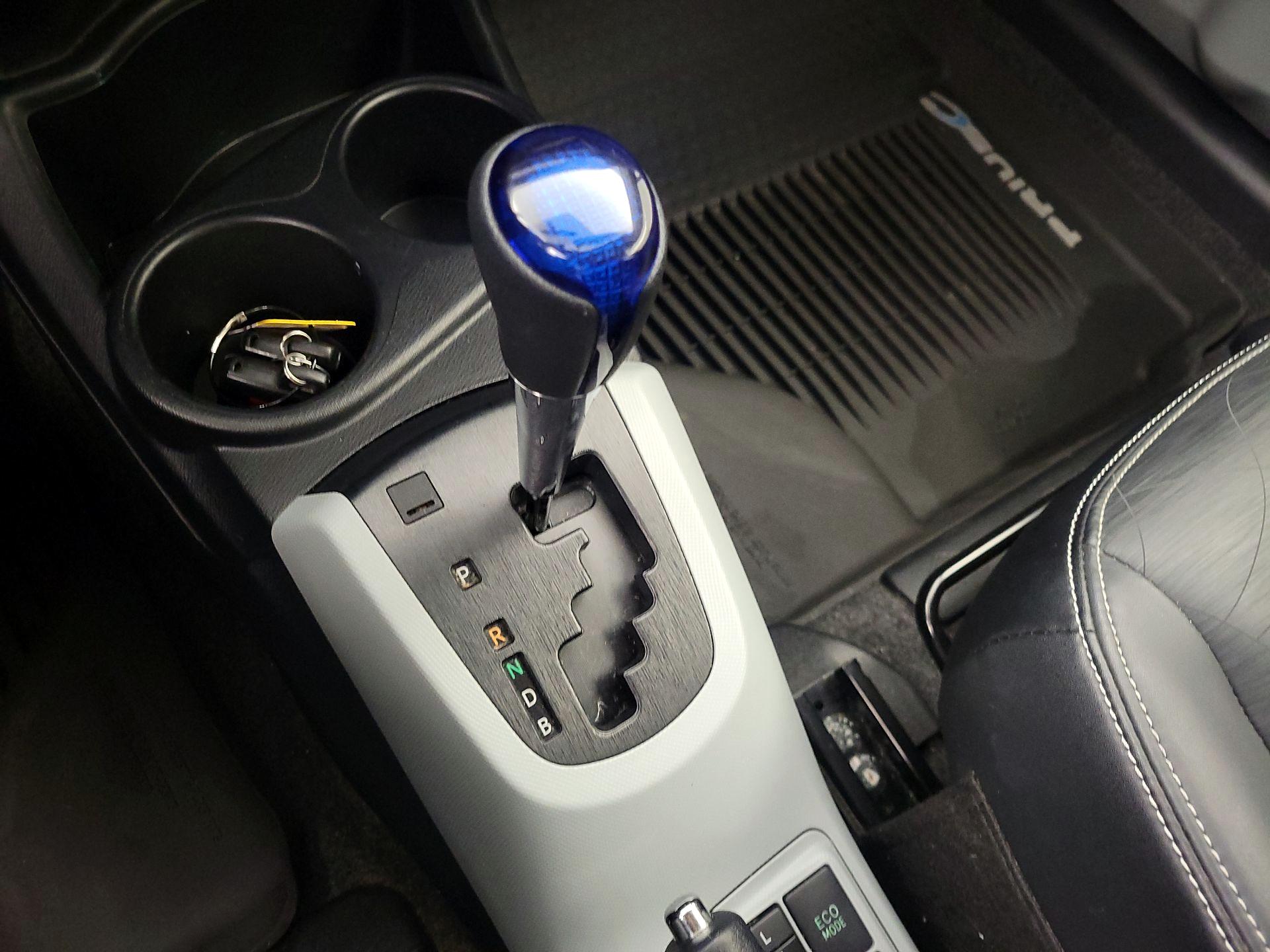 Thumbnail: 2014 Toyota Prius c - 16