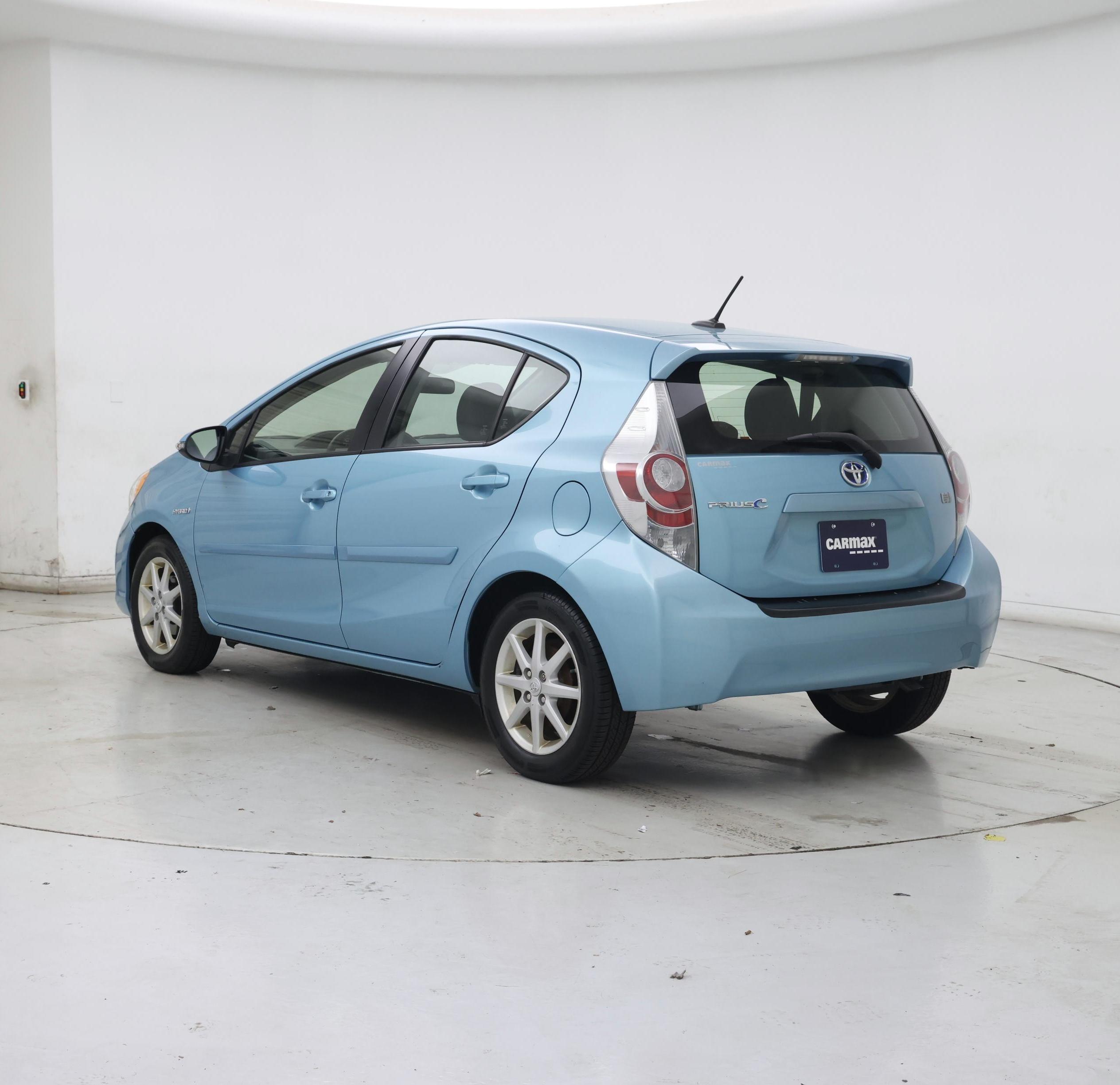 Thumbnail: 2014 Toyota Prius c - 2