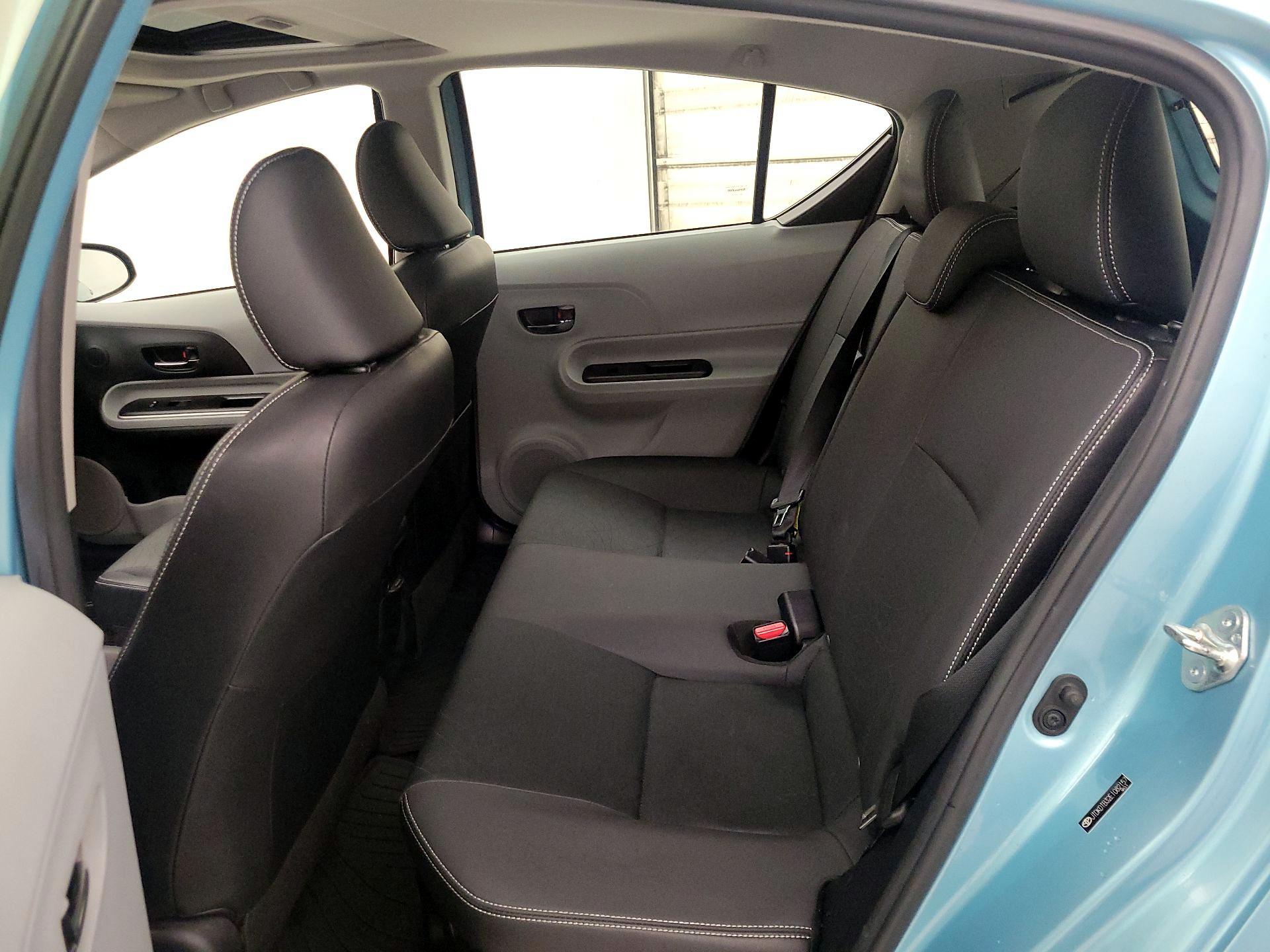 Thumbnail: 2014 Toyota Prius c - 19