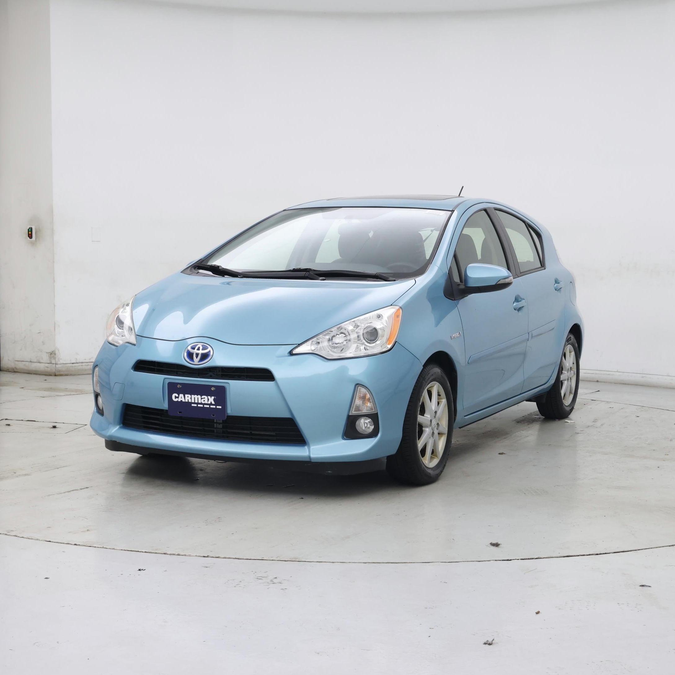 Thumbnail: 2014 Toyota Prius c - 4