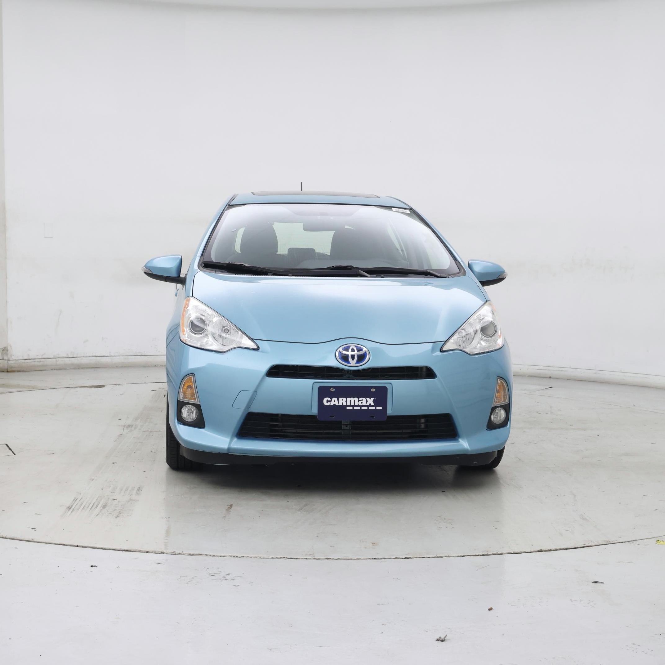 Thumbnail: 2014 Toyota Prius c - 5