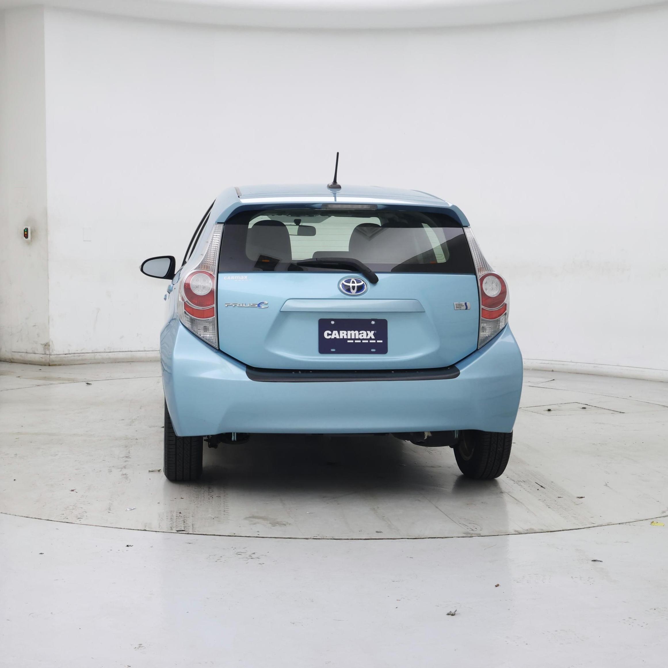 Thumbnail: 2014 Toyota Prius c - 6