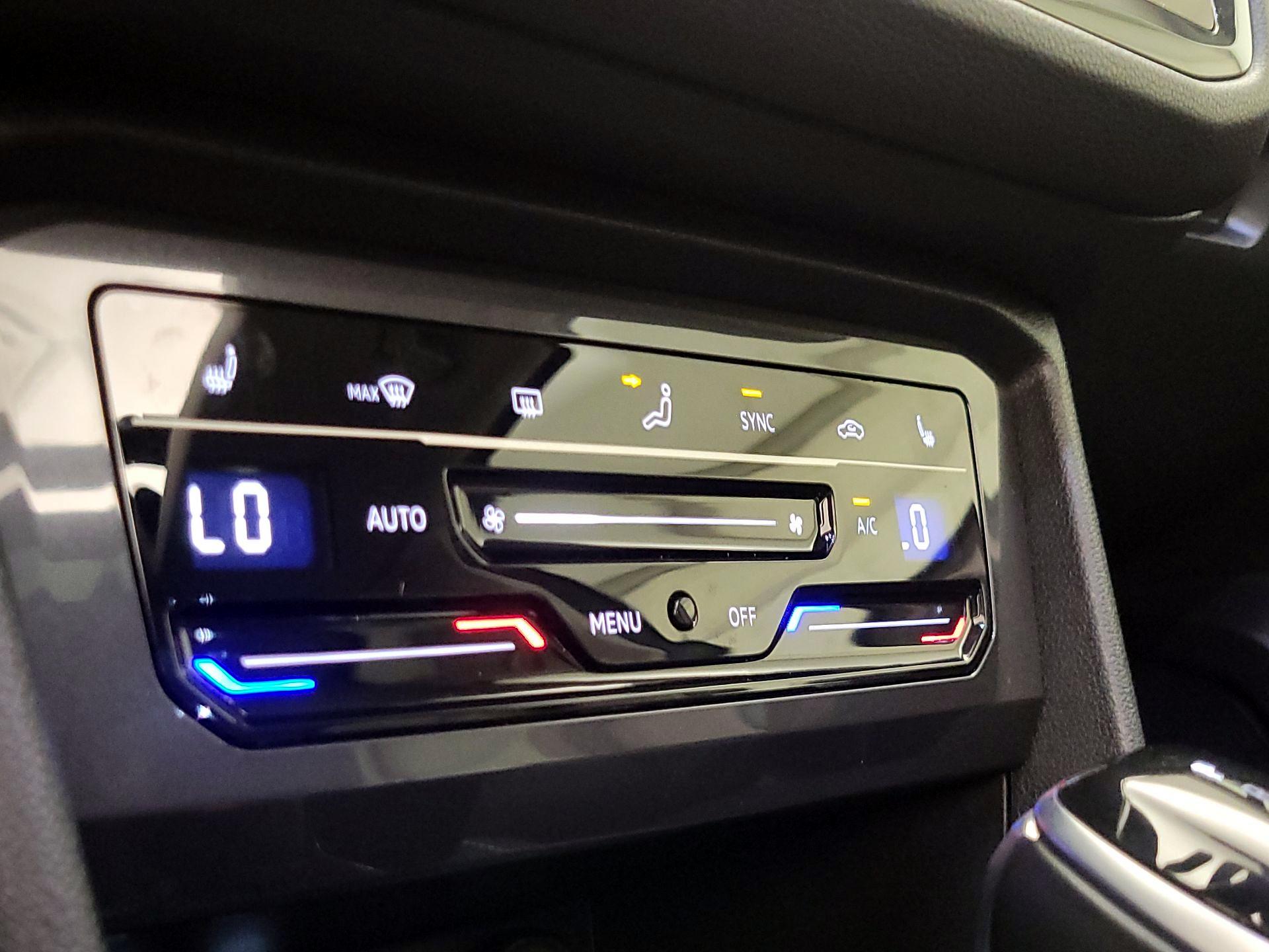 Thumbnail: 2023 Volkswagen Tiguan - 16