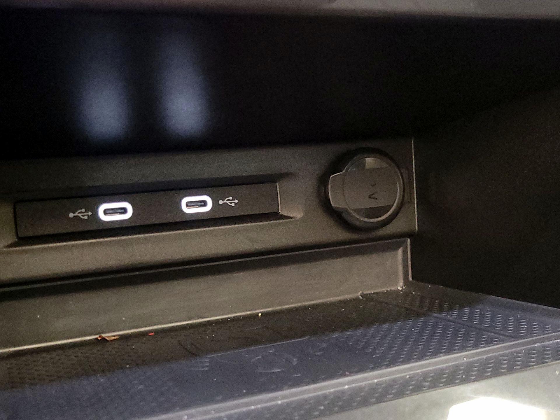 Thumbnail: 2023 Volkswagen Tiguan - 18