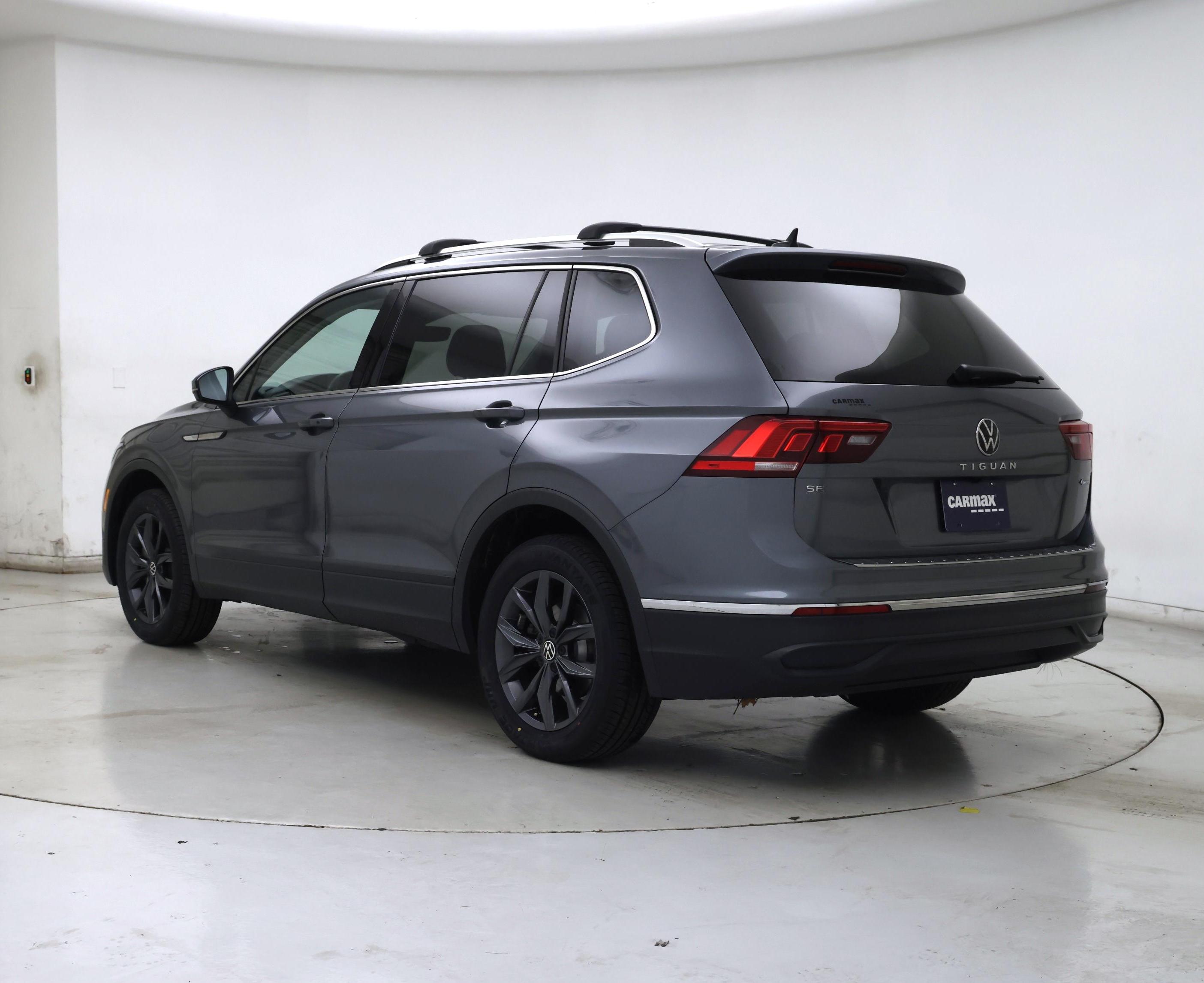 Thumbnail: 2023 Volkswagen Tiguan - 2