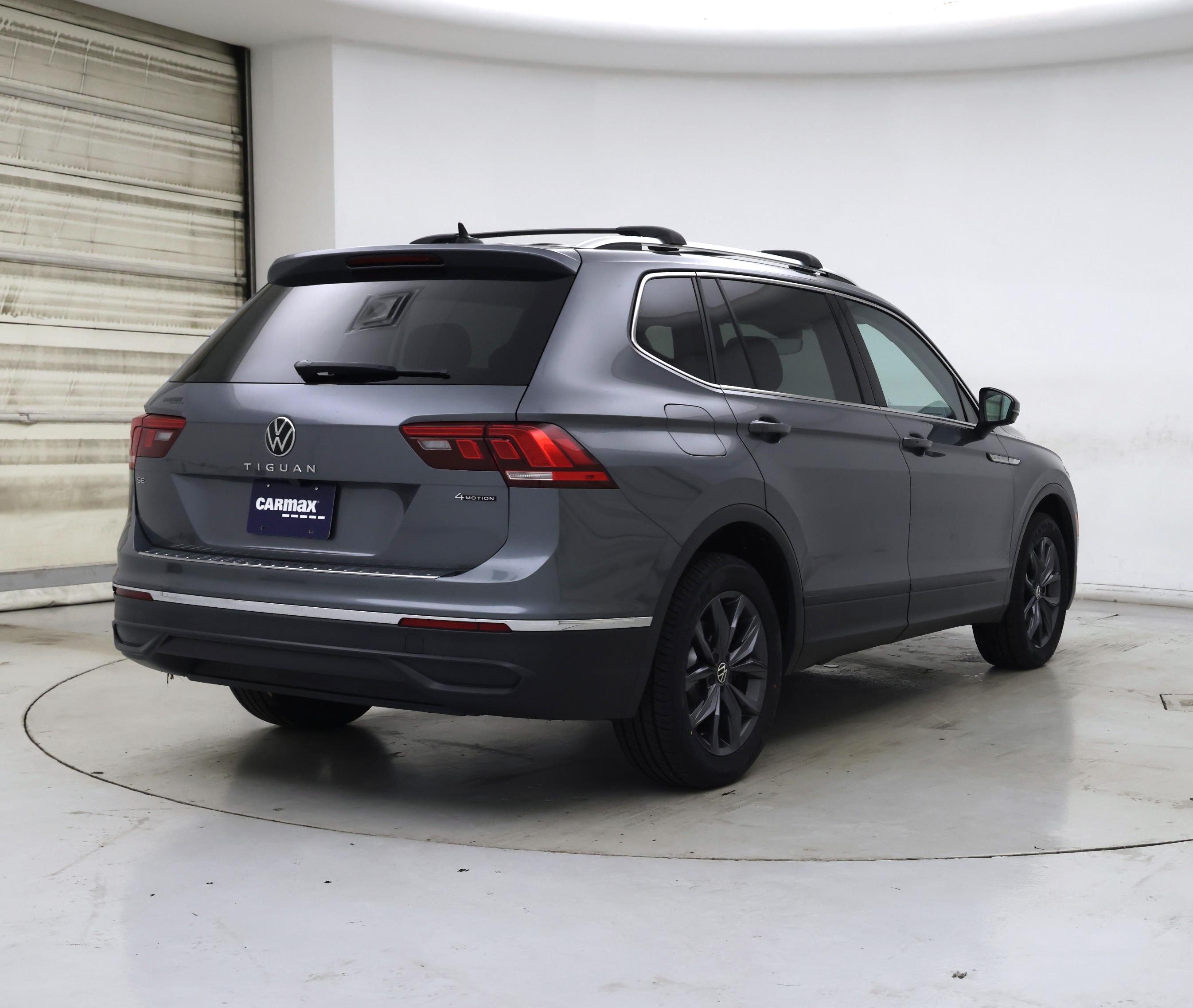 Thumbnail: 2023 Volkswagen Tiguan - 8