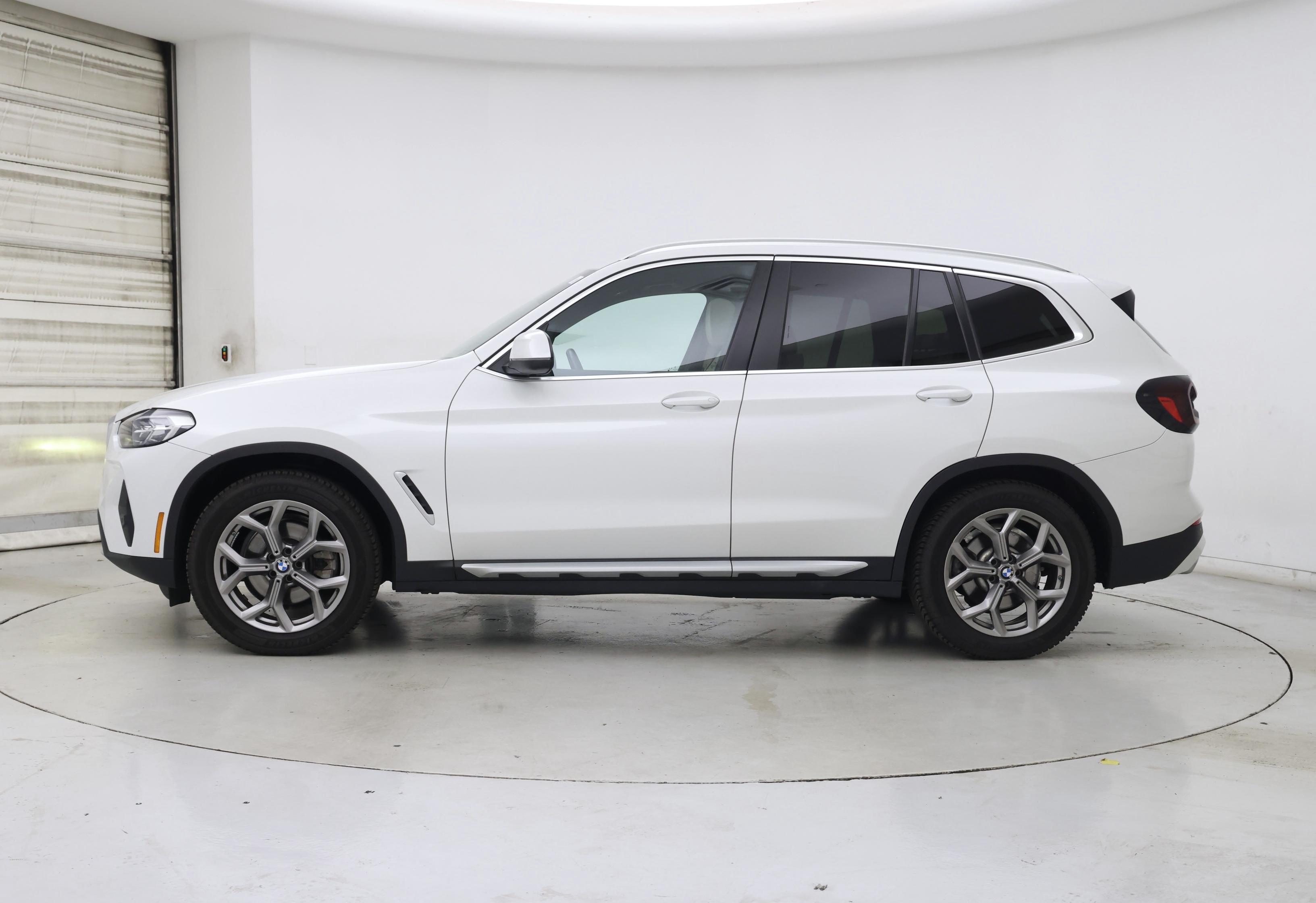 Thumbnail: 2022 BMW X3 - 3