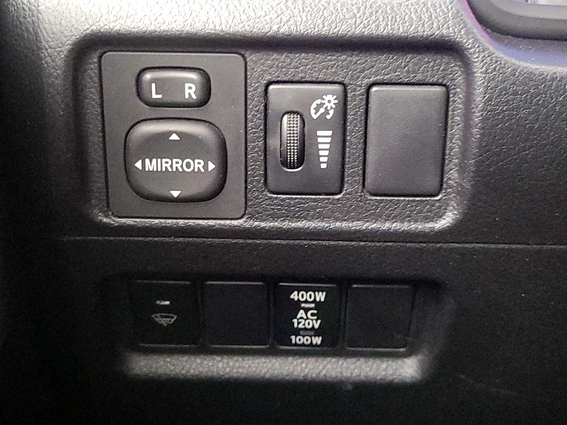 Thumbnail: 2014 Toyota 4Runner - 13