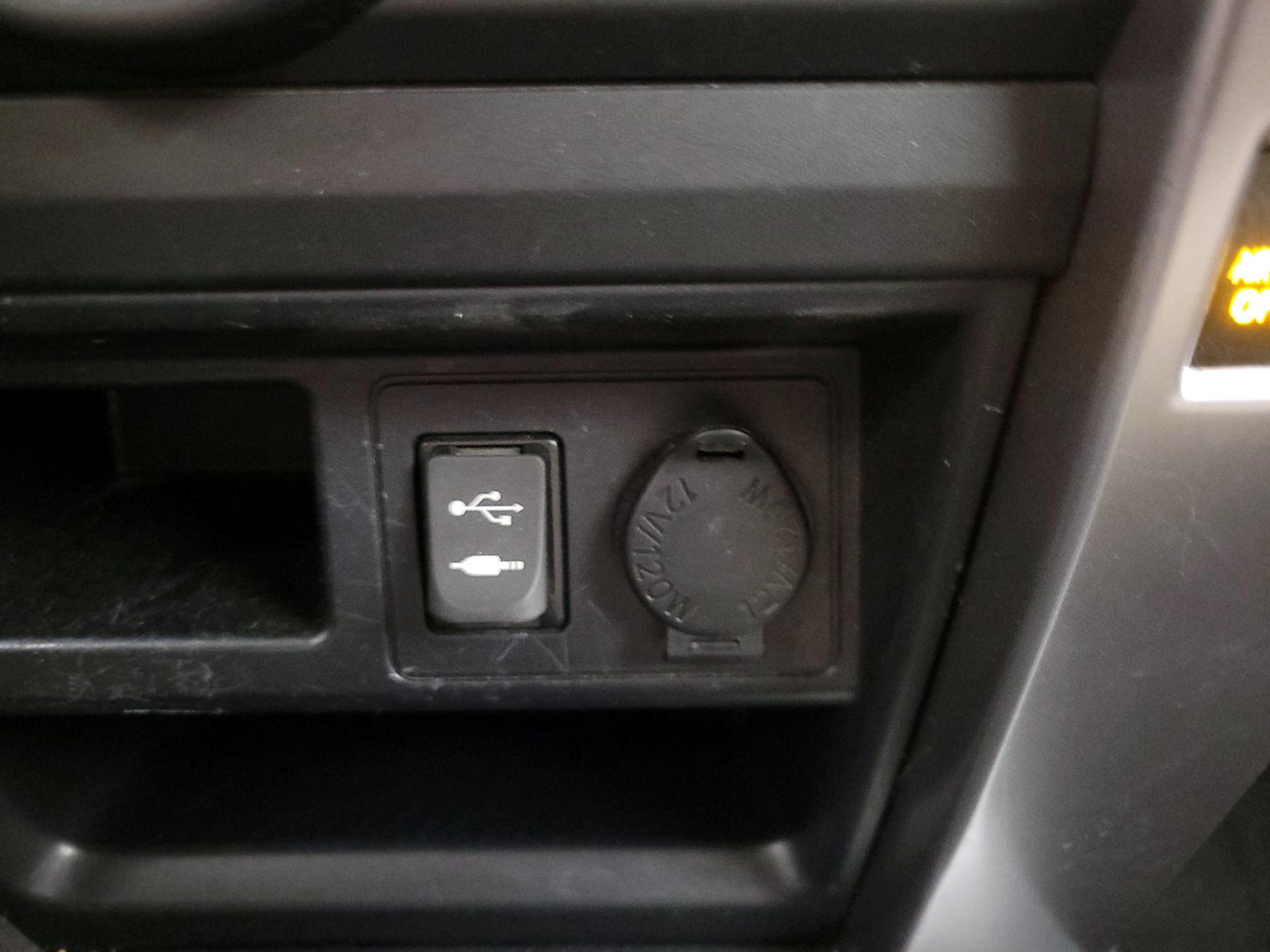 Thumbnail: 2014 Toyota 4Runner - 18
