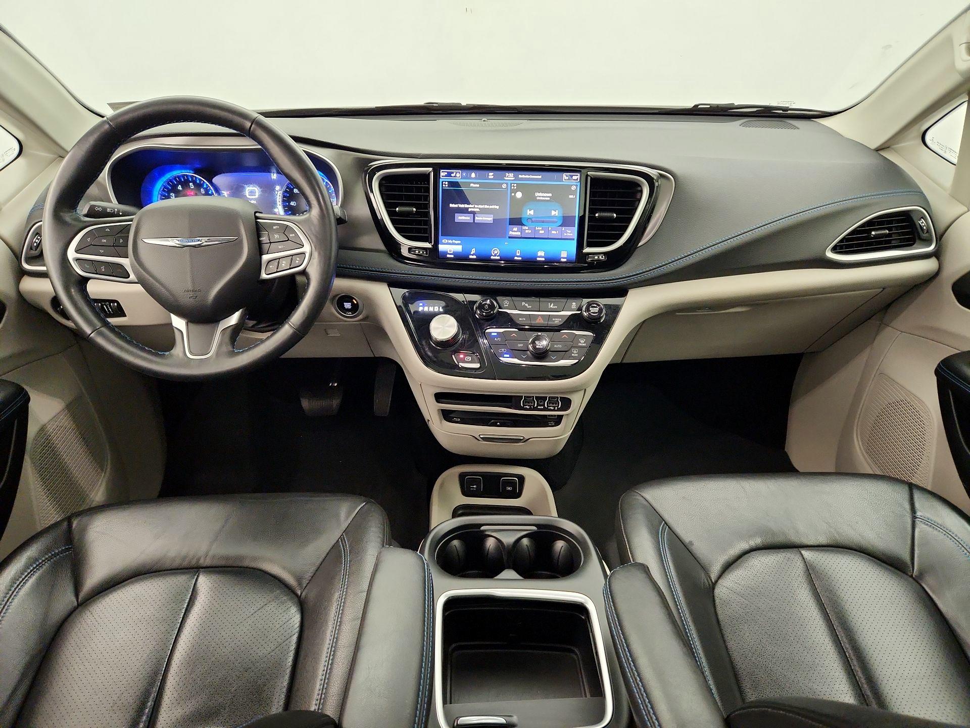 Thumbnail: 2021 Chrysler Pacifica - 9