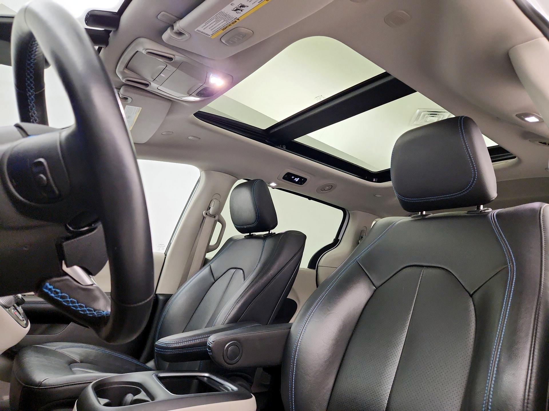 Thumbnail: 2021 Chrysler Pacifica - 19