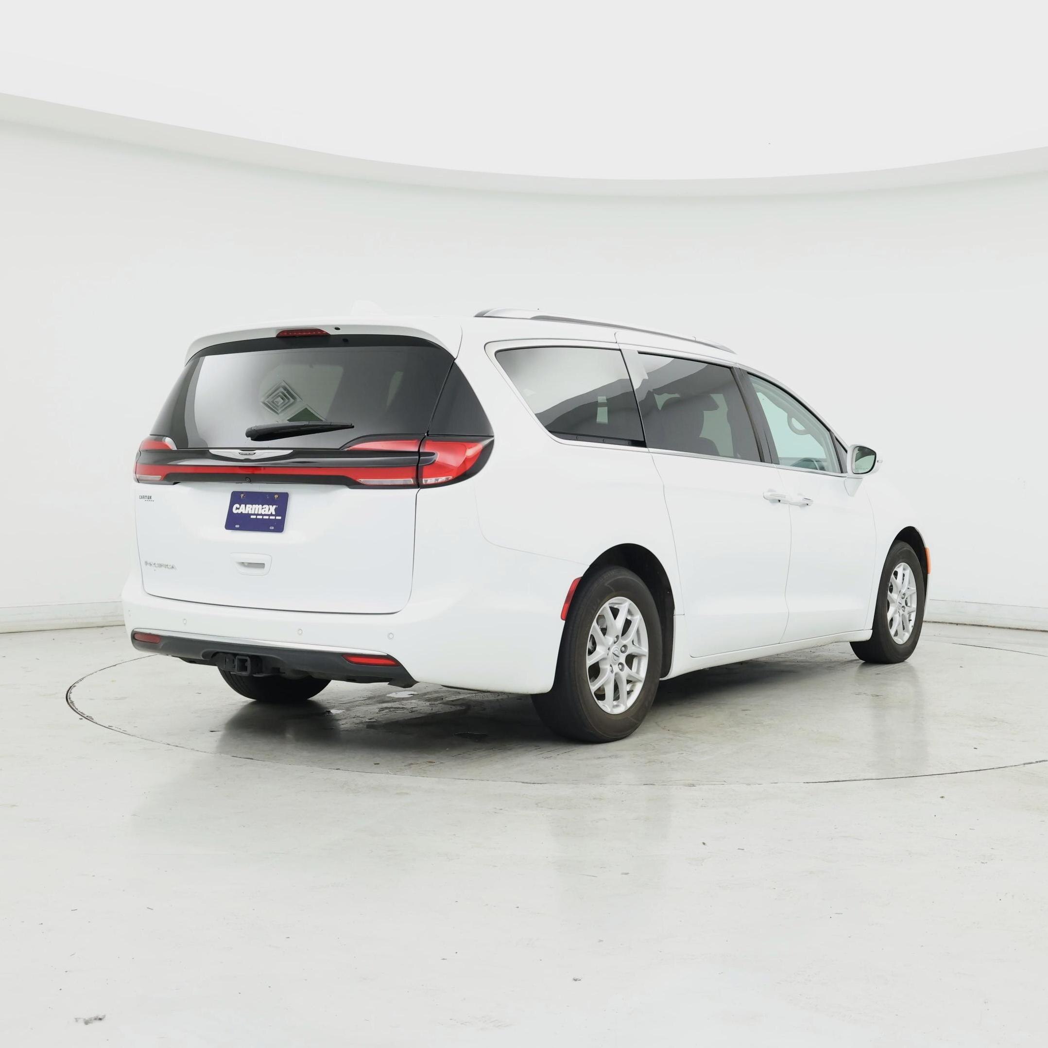 Thumbnail: 2021 Chrysler Pacifica - 8