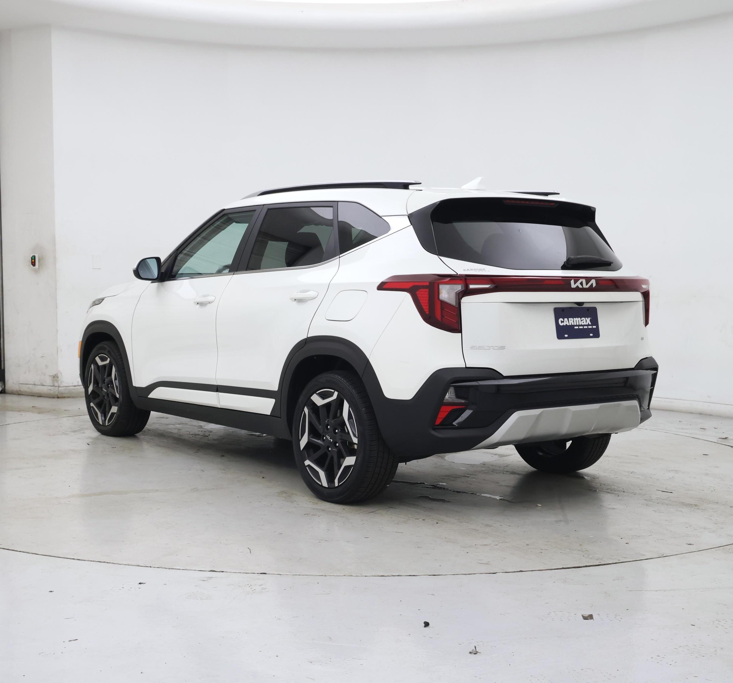 Thumbnail: 2024 Kia Seltos - 2