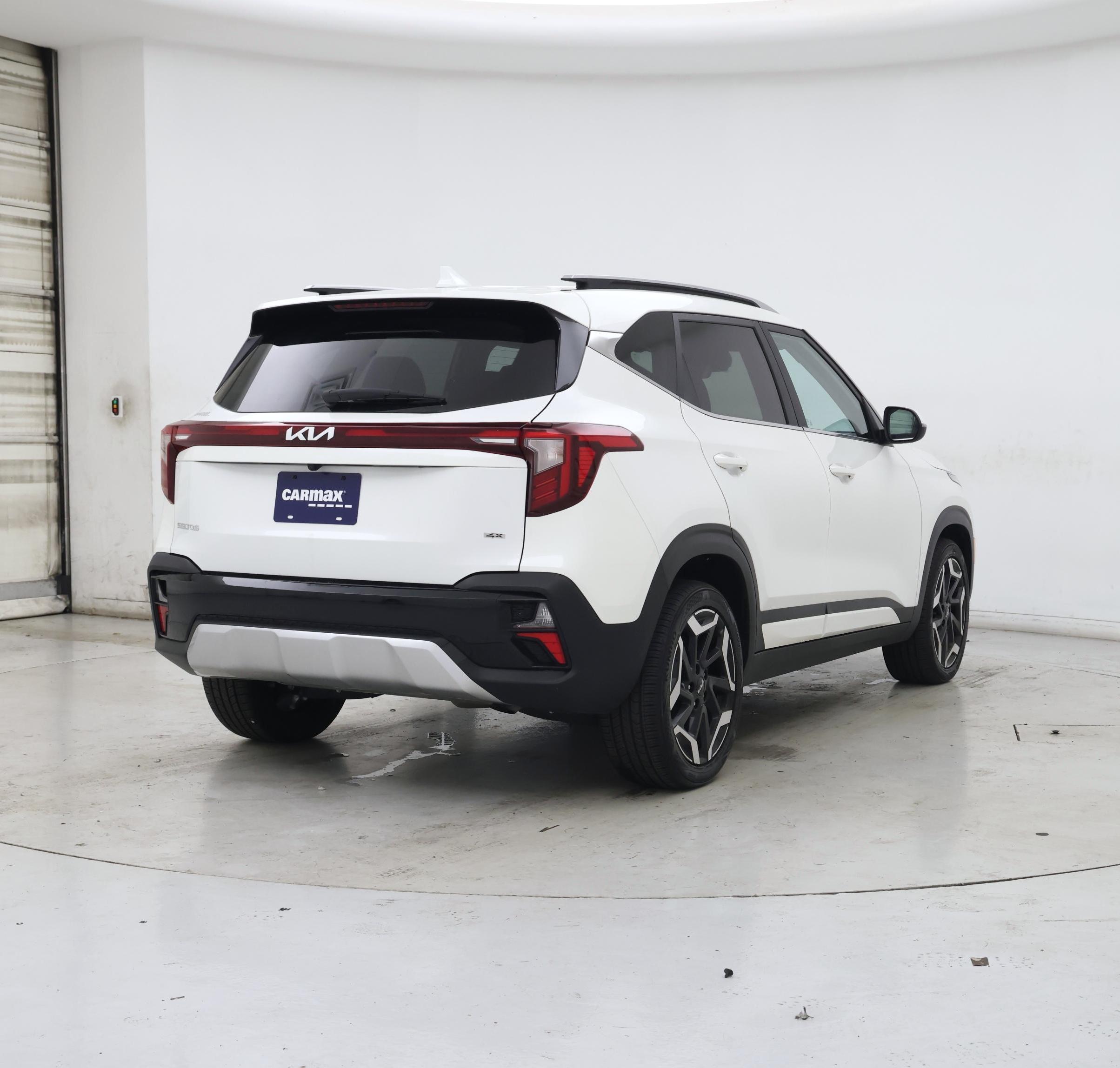 Thumbnail: 2024 Kia Seltos - 8
