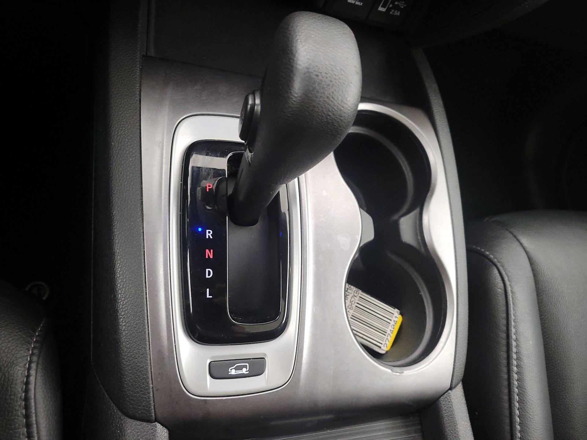 Thumbnail: 2019 Honda Pilot - 17