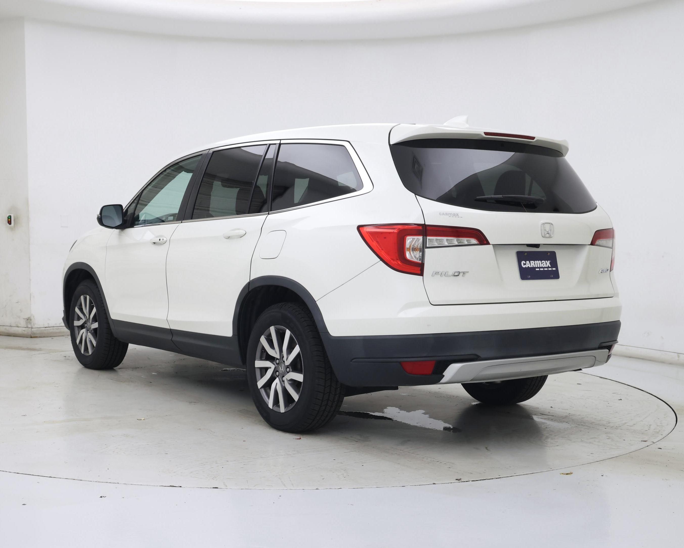 Thumbnail: 2019 Honda Pilot - 2