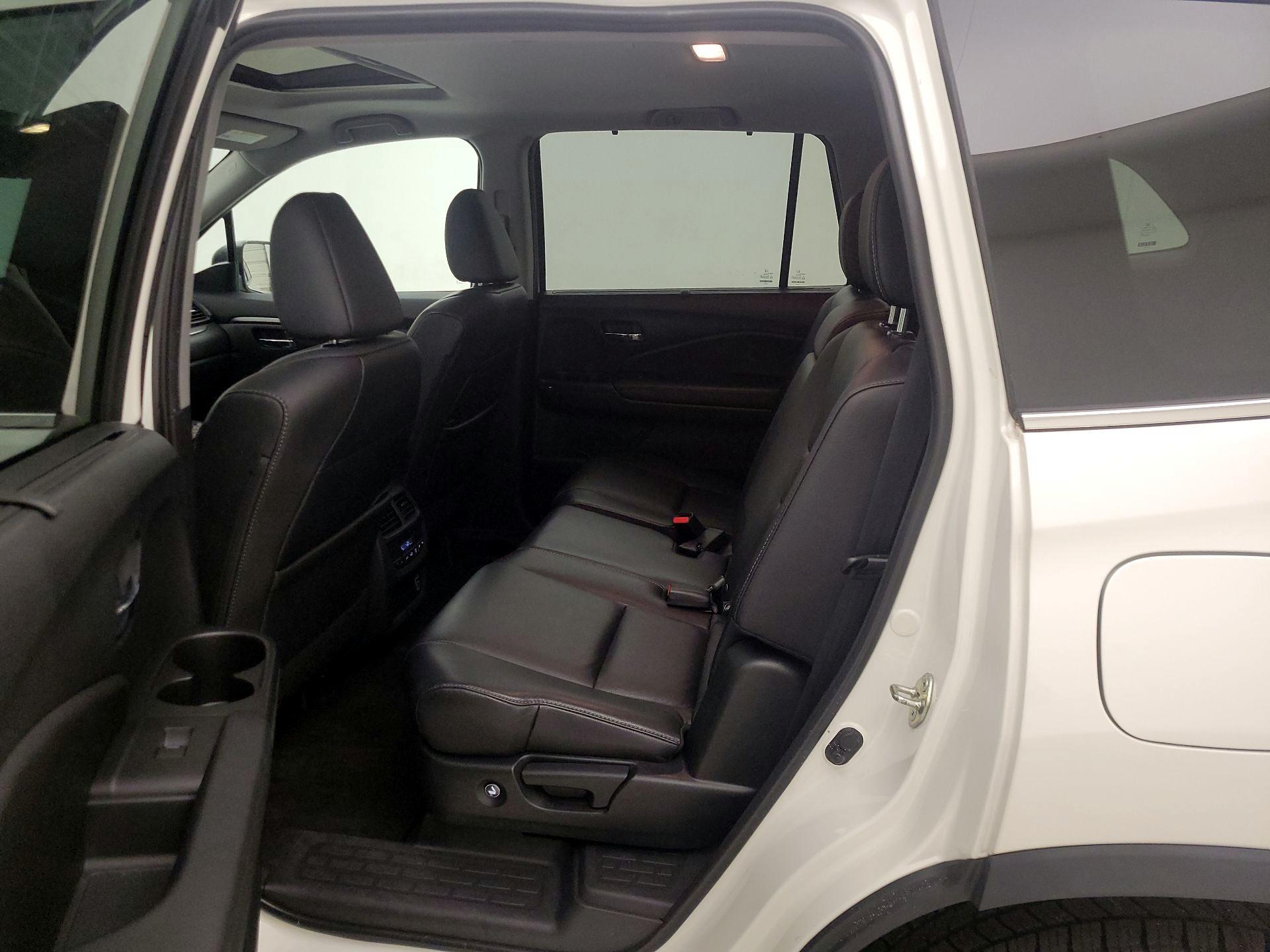 Thumbnail: 2019 Honda Pilot - 20