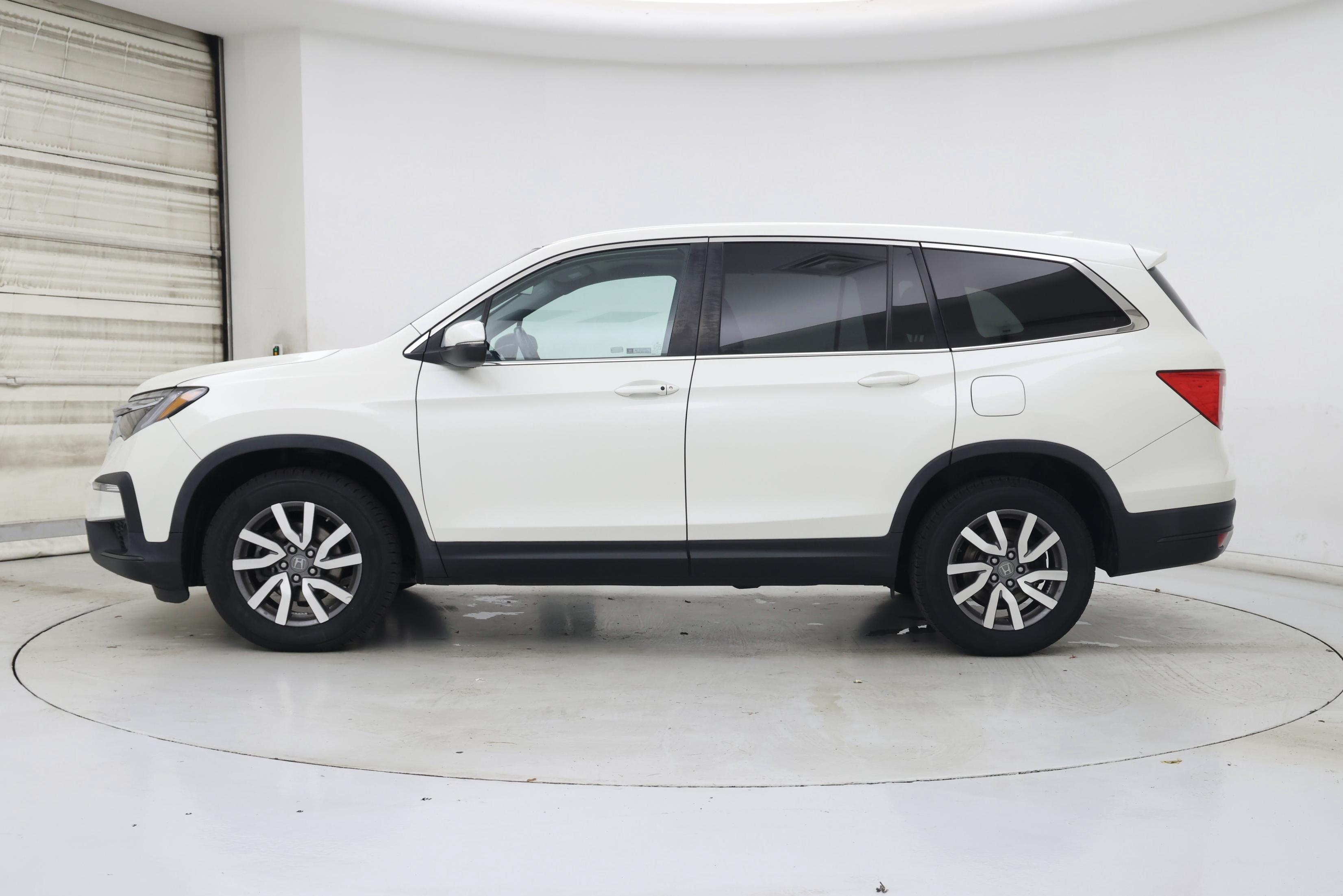 Thumbnail: 2019 Honda Pilot - 3