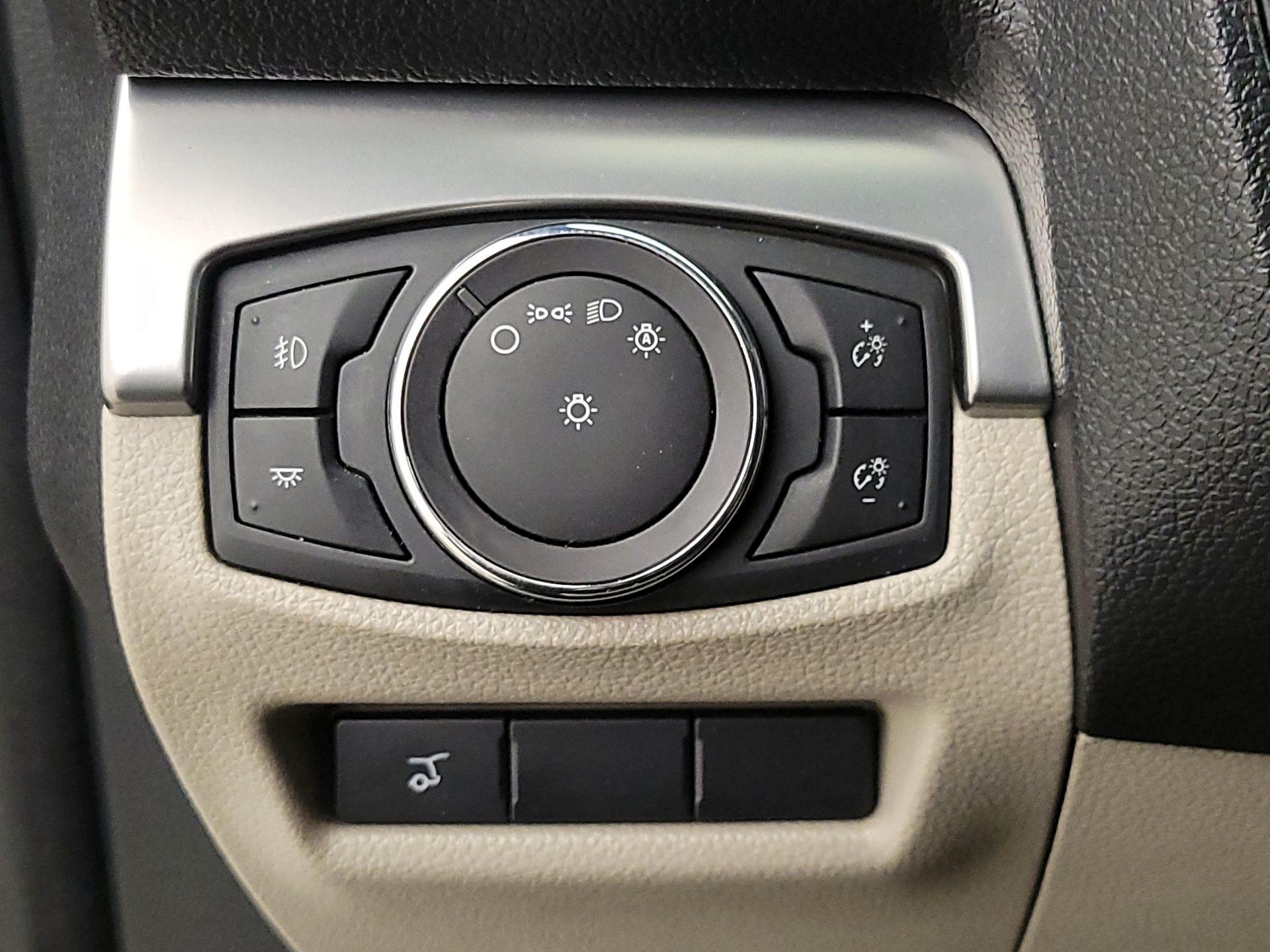 Thumbnail: 2018 Ford Explorer - 13