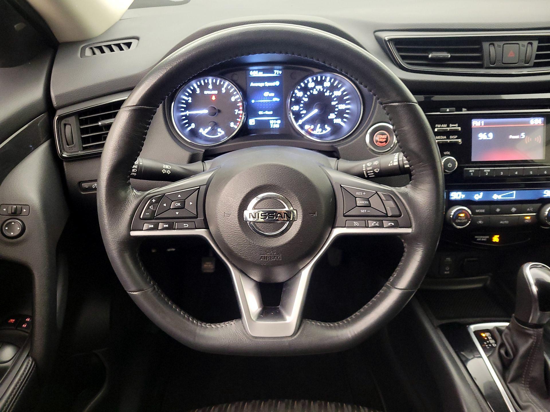 Thumbnail: 2017 Nissan Rogue - 10