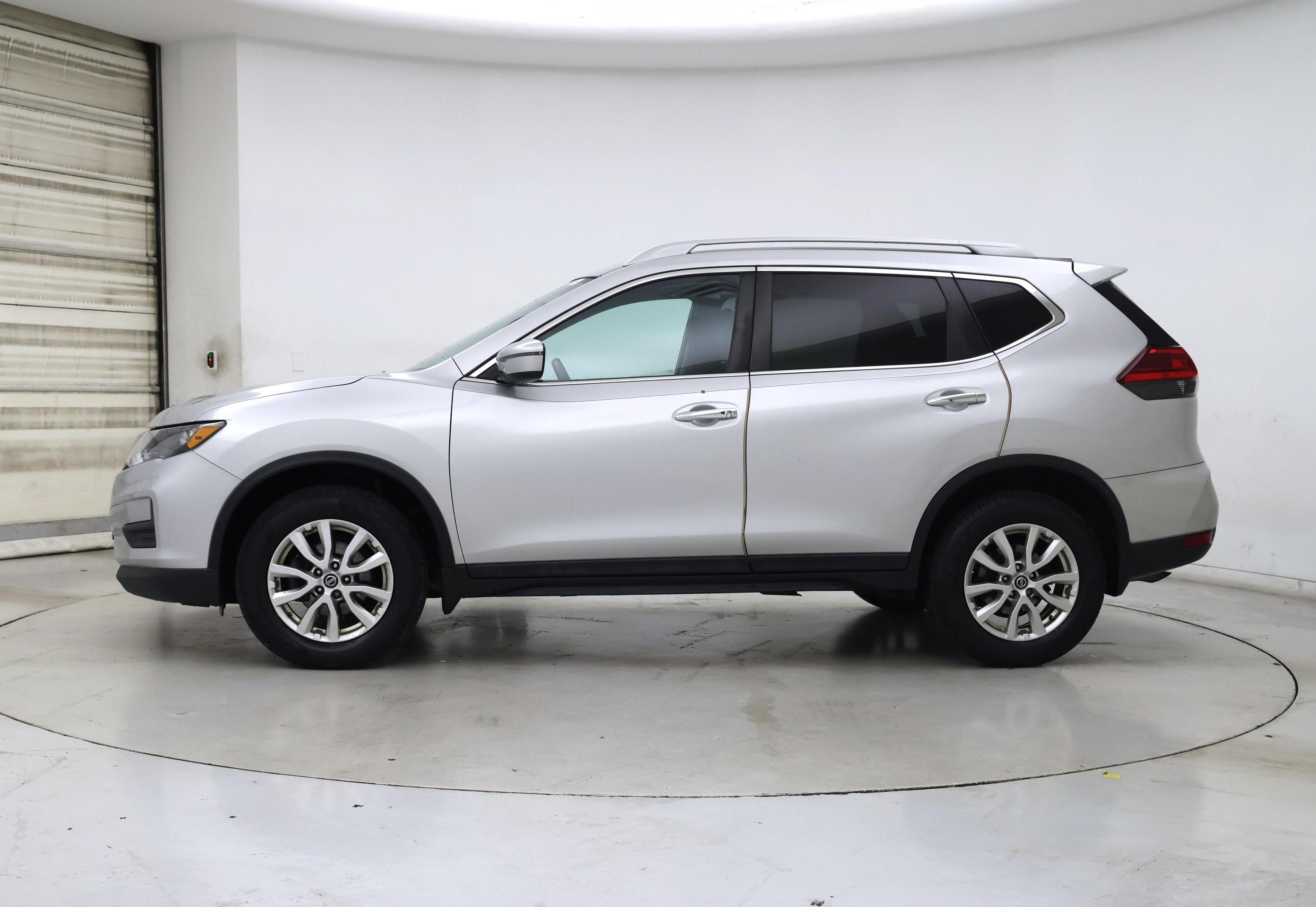 Thumbnail: 2017 Nissan Rogue - 3